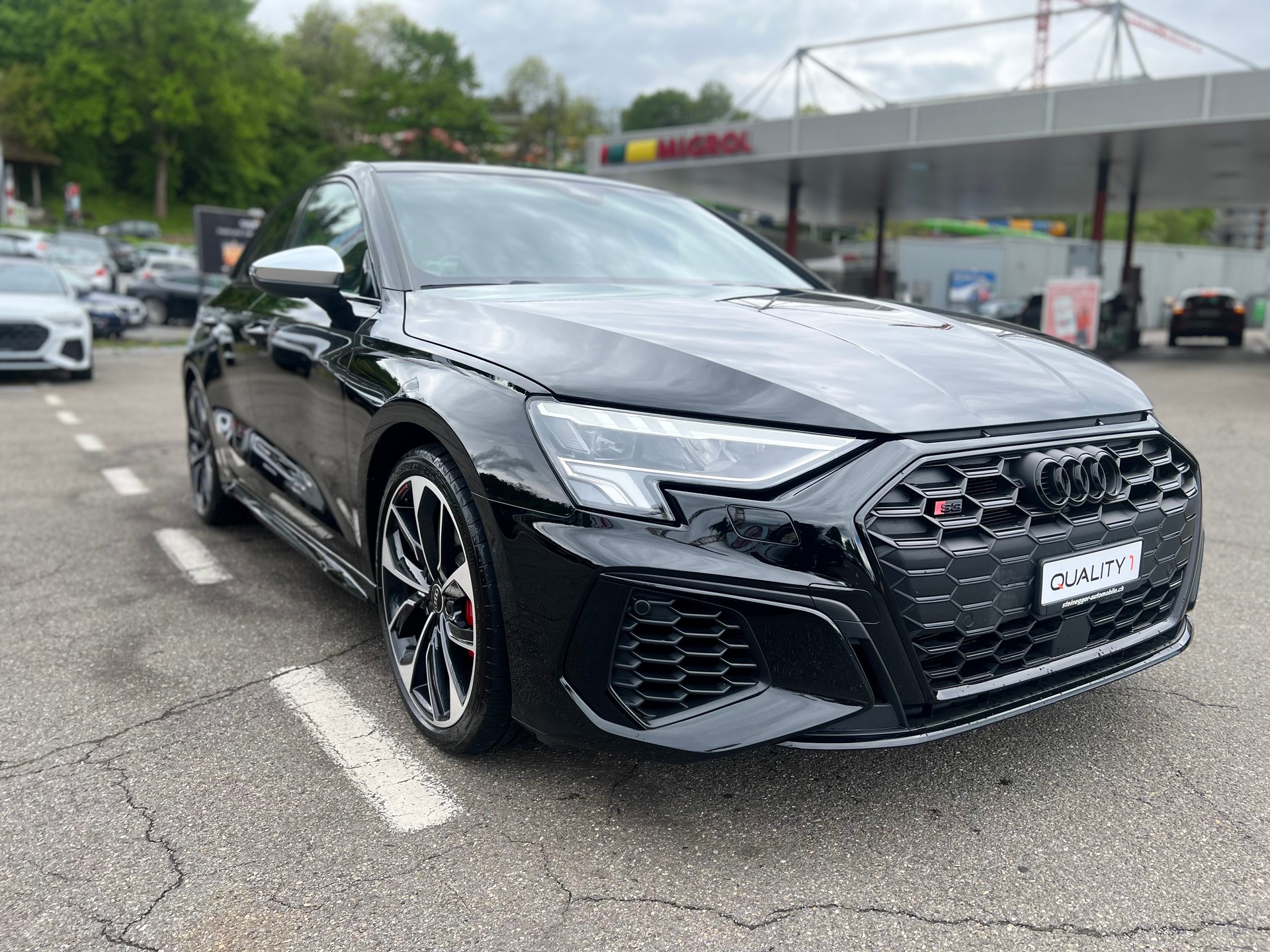 AUDI S3 Sportback 2.0 TFSI quattro S-tronic-showroom-element-1