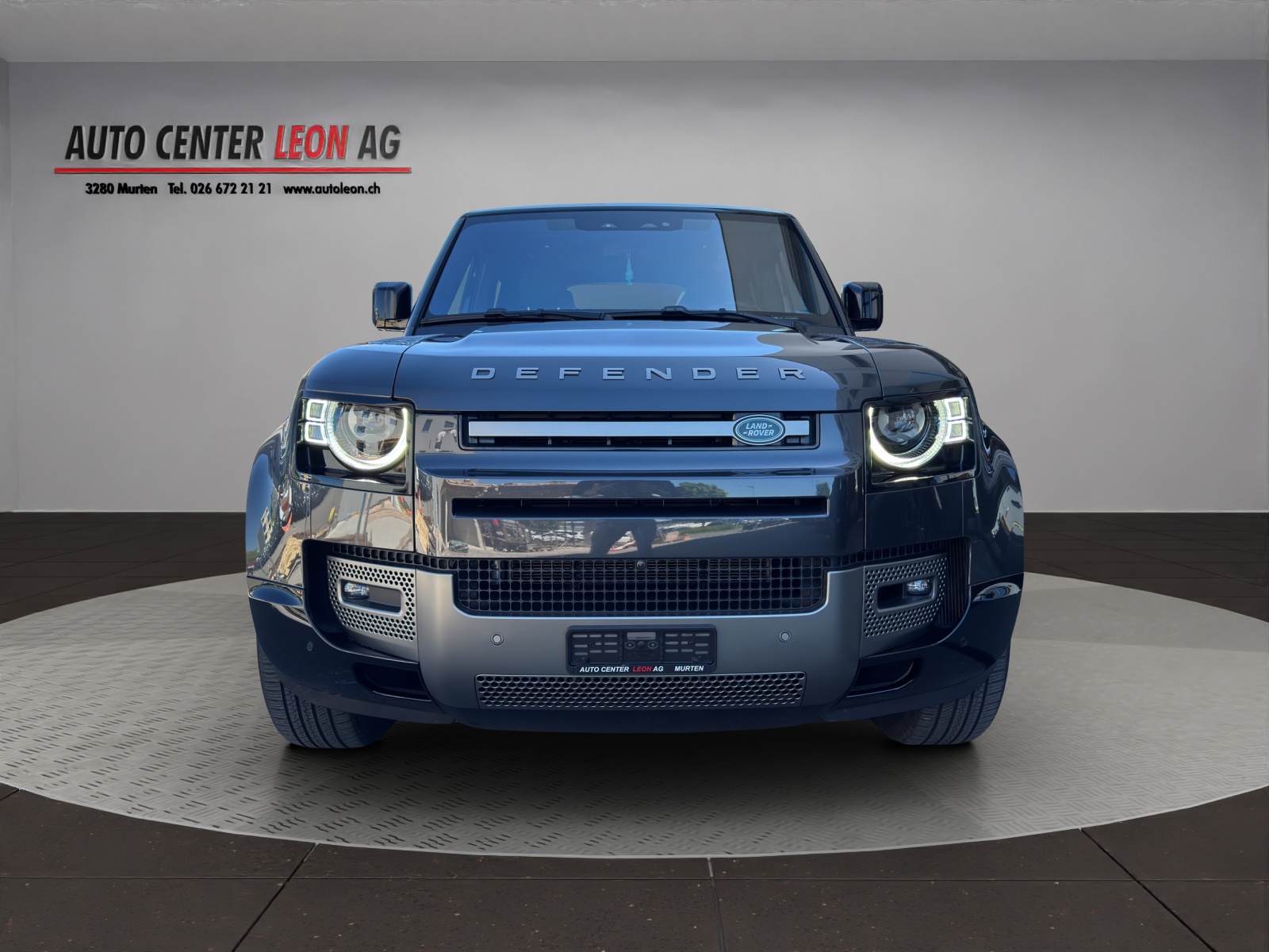 LAND ROVER Defender 110 3.0 D I6 300 X-Dynamic SE AWD AT8