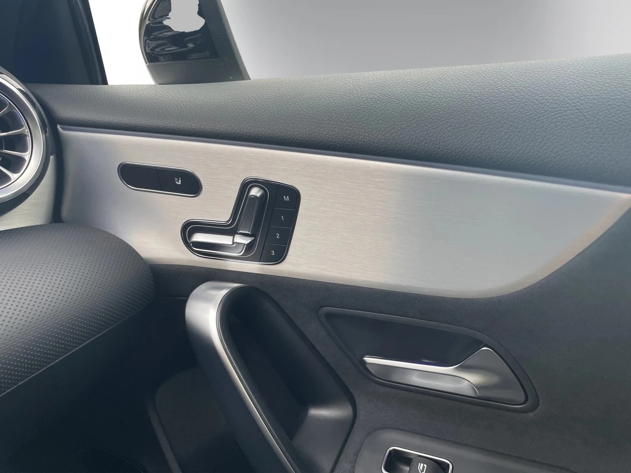 Image MERCEDES-BENZ A-200 A 200 Night Star 7G-DCT