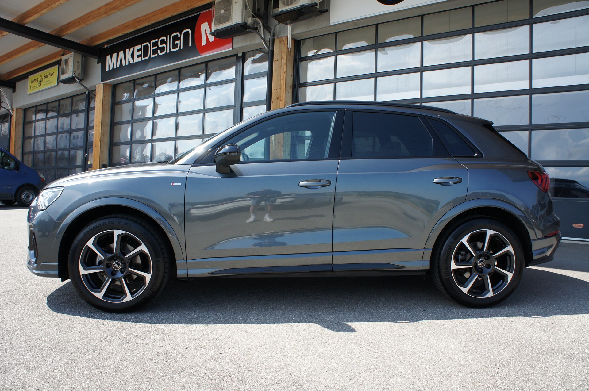 AUDI Q3 35 TFSI S line Attraction S-tronic-showroom-element-1