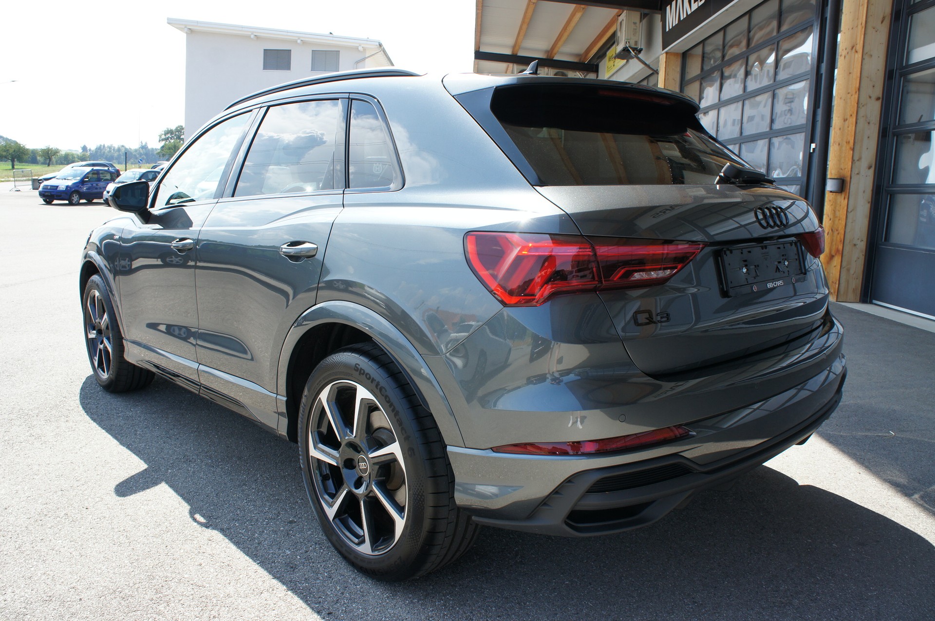 AUDI Q3 35 TFSI S line Attraction S-tronic-showroom-element-2