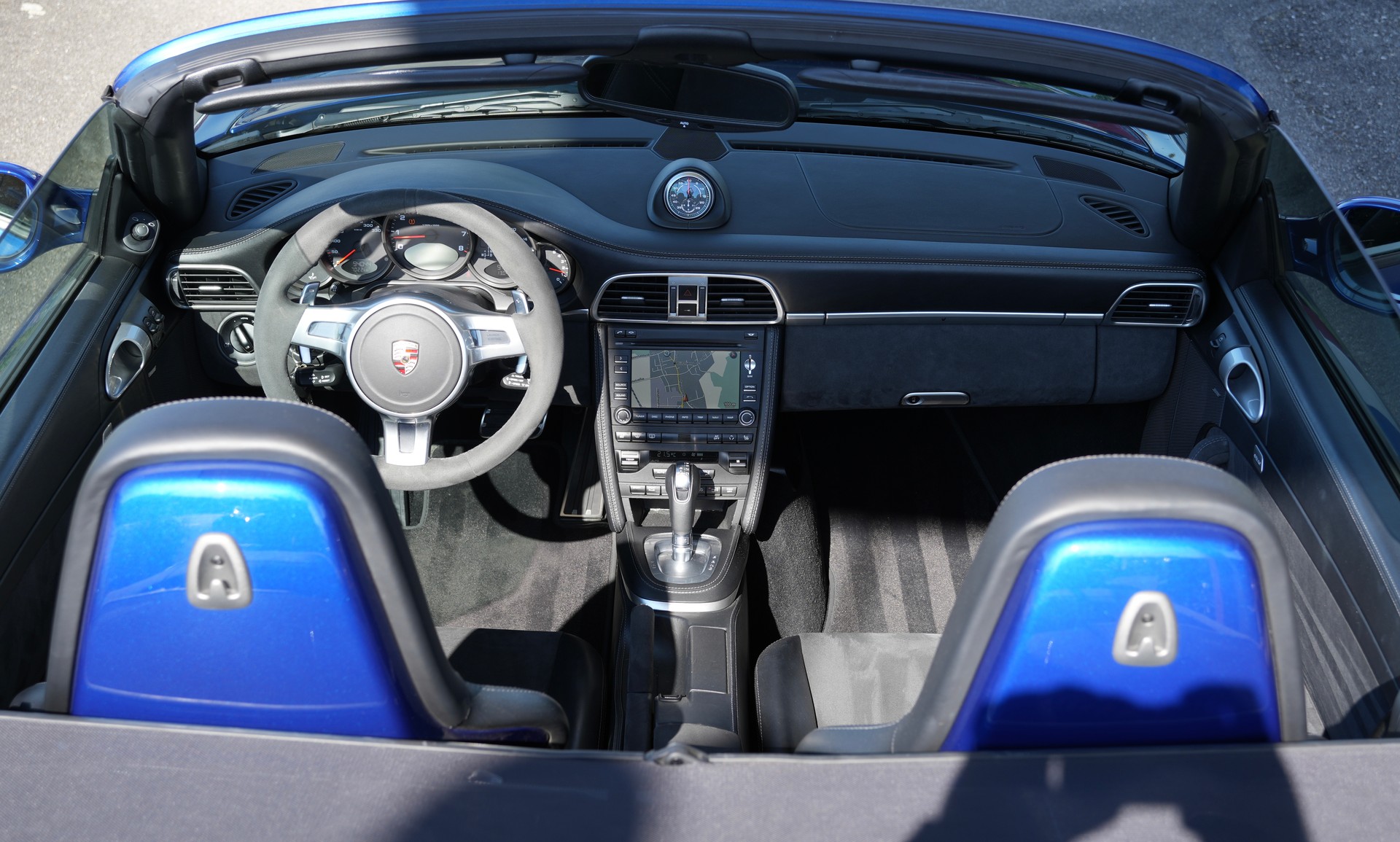 PORSCHE 911 Cabrio Carrera GTS PDK-image-12