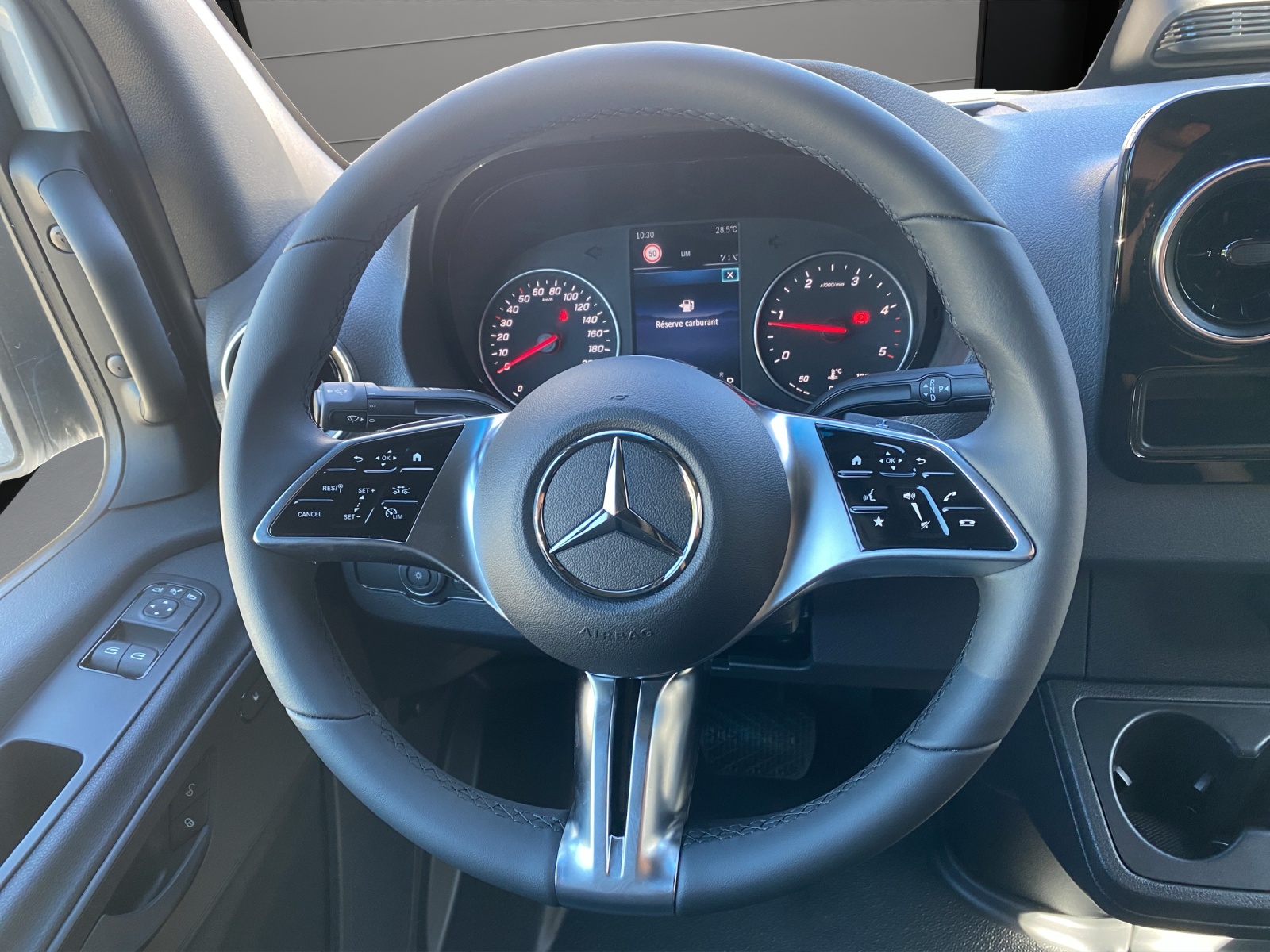 Image MERCEDES-BENZ SPRINTER Sprinter 315 CDI Standard 9G-TRONIC FWD