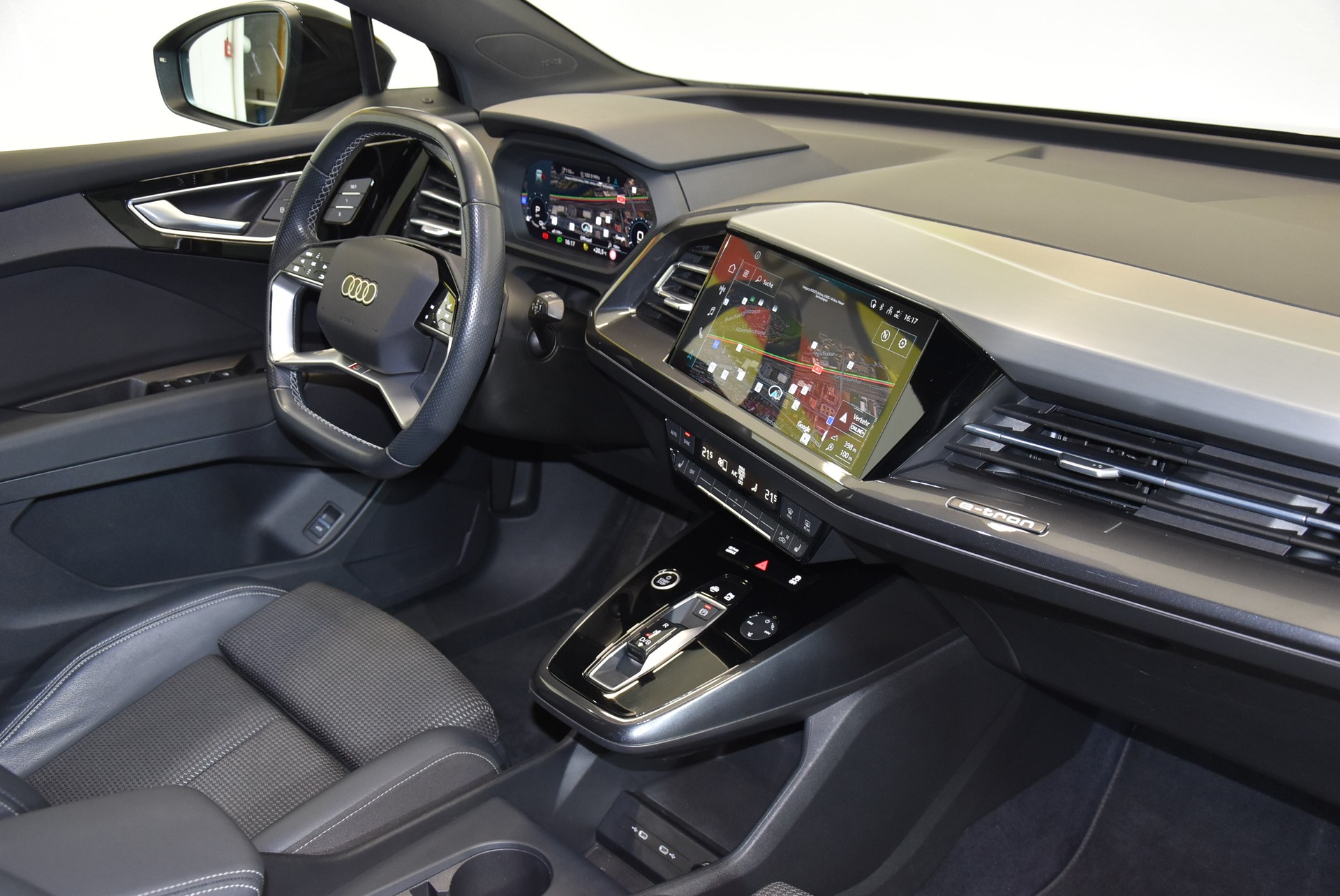 AUDI Q4 Sportback e-tron 50 quattro-image-3
