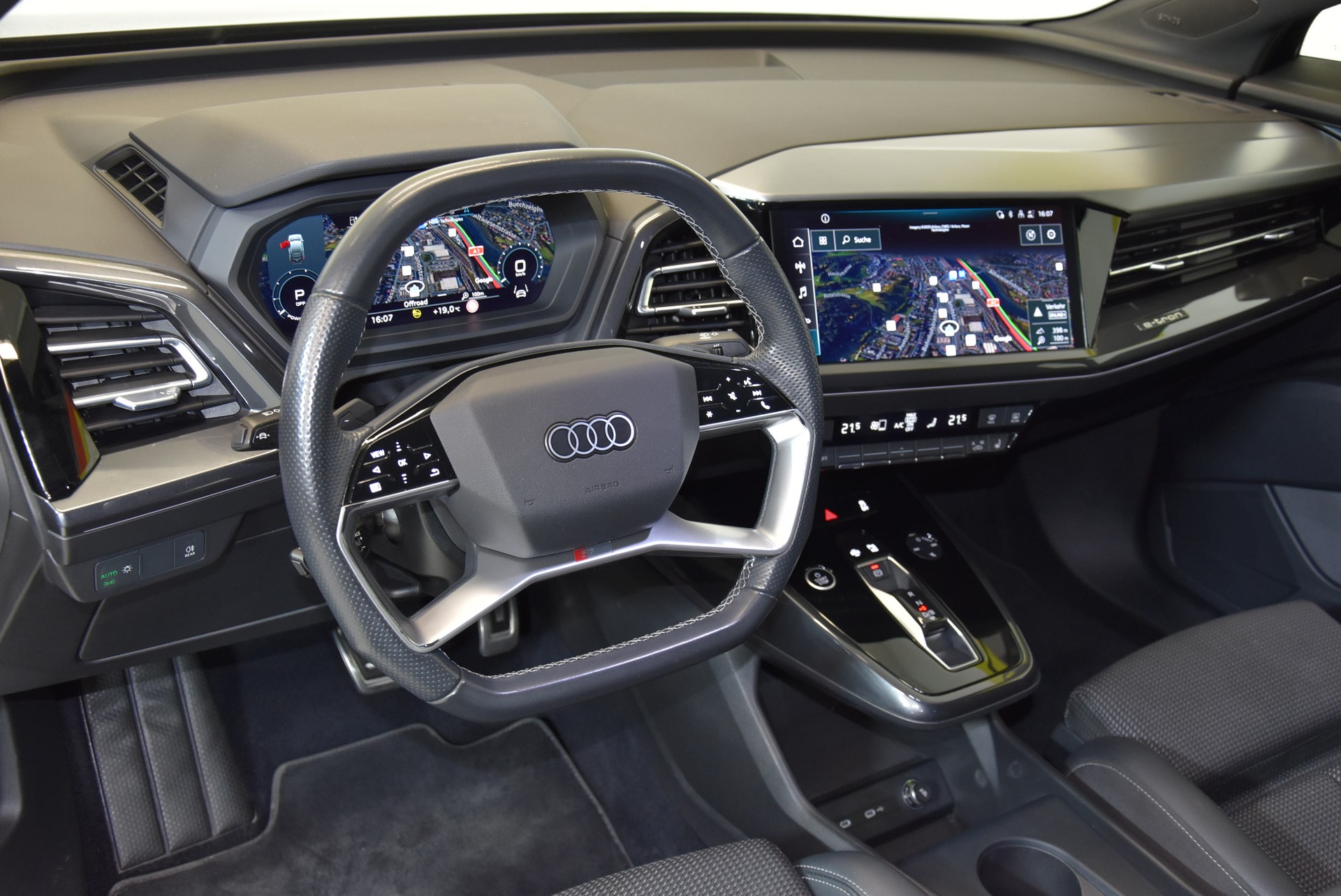 AUDI Q4 Sportback e-tron 50 quattro-image-5