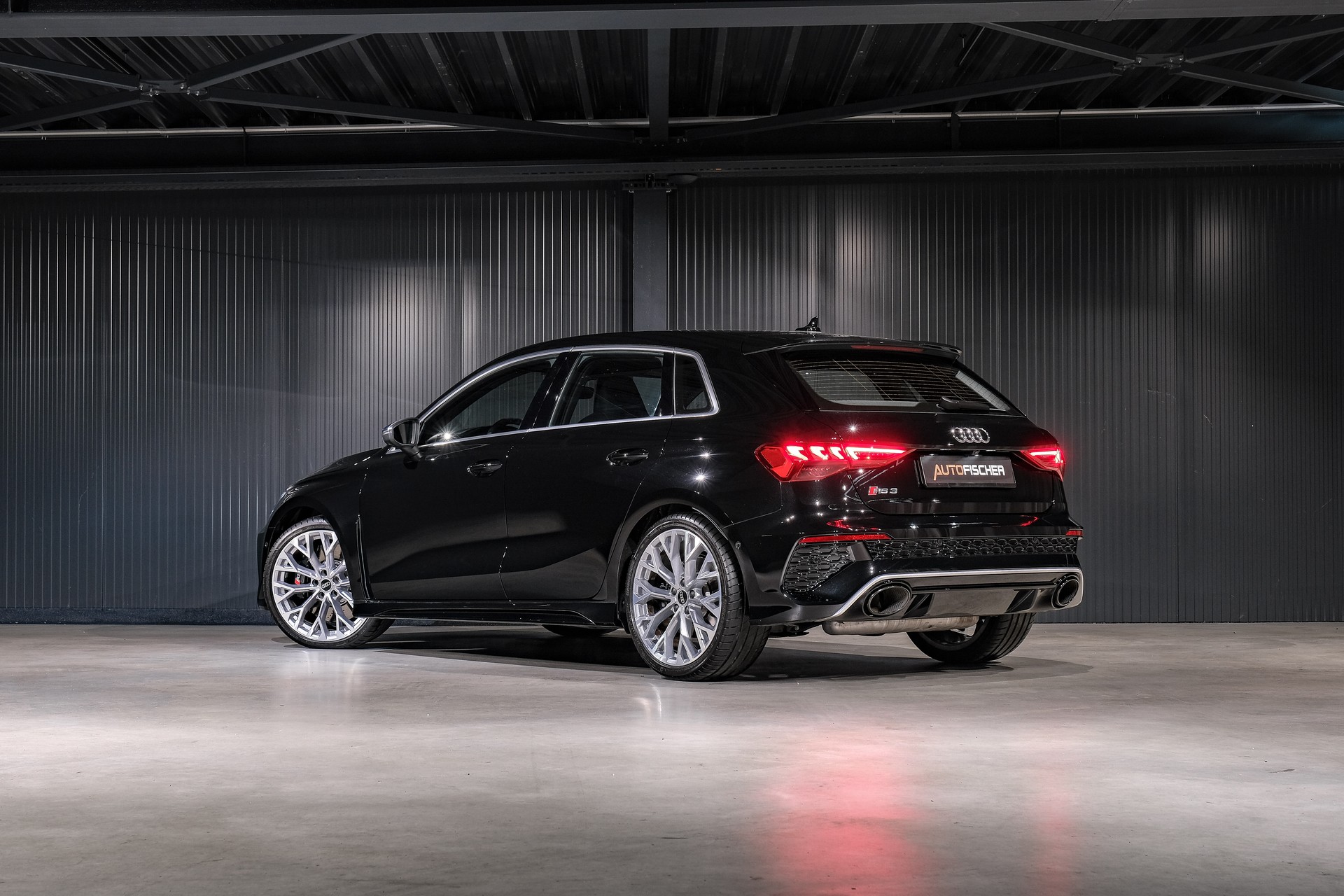 AUDI RS3 Sportback 2.5 TSI quattro S-tronic-showroom-element-2