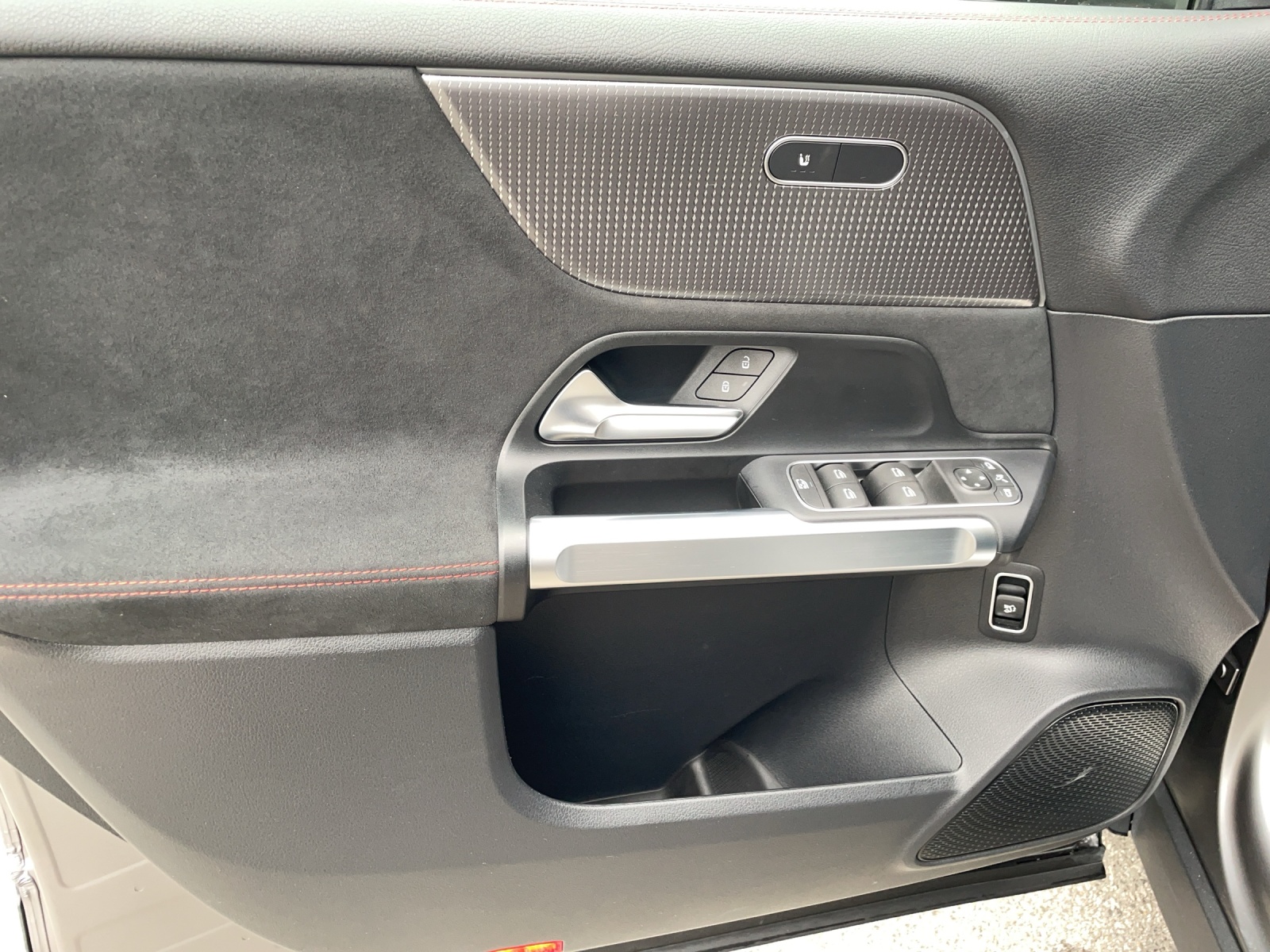 Image MERCEDES-BENZ EQB-300 EQB 300 AMG Line 4Matic