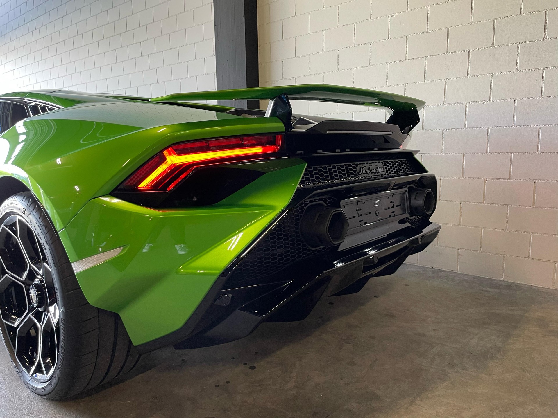 LAMBORGHINI Huracan TECNICA Coupé-image-2