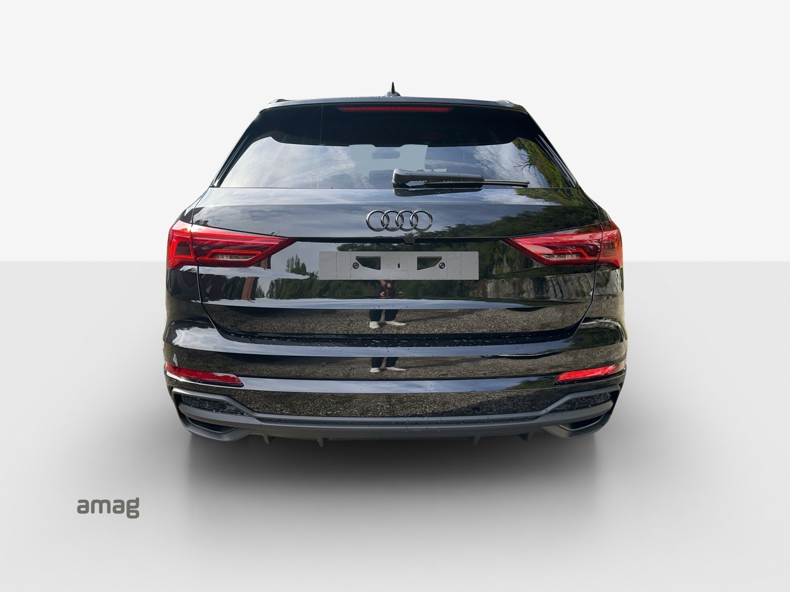 AUDI Q3 35 TFSI S line Attraction S-tronic-showroom-element-3