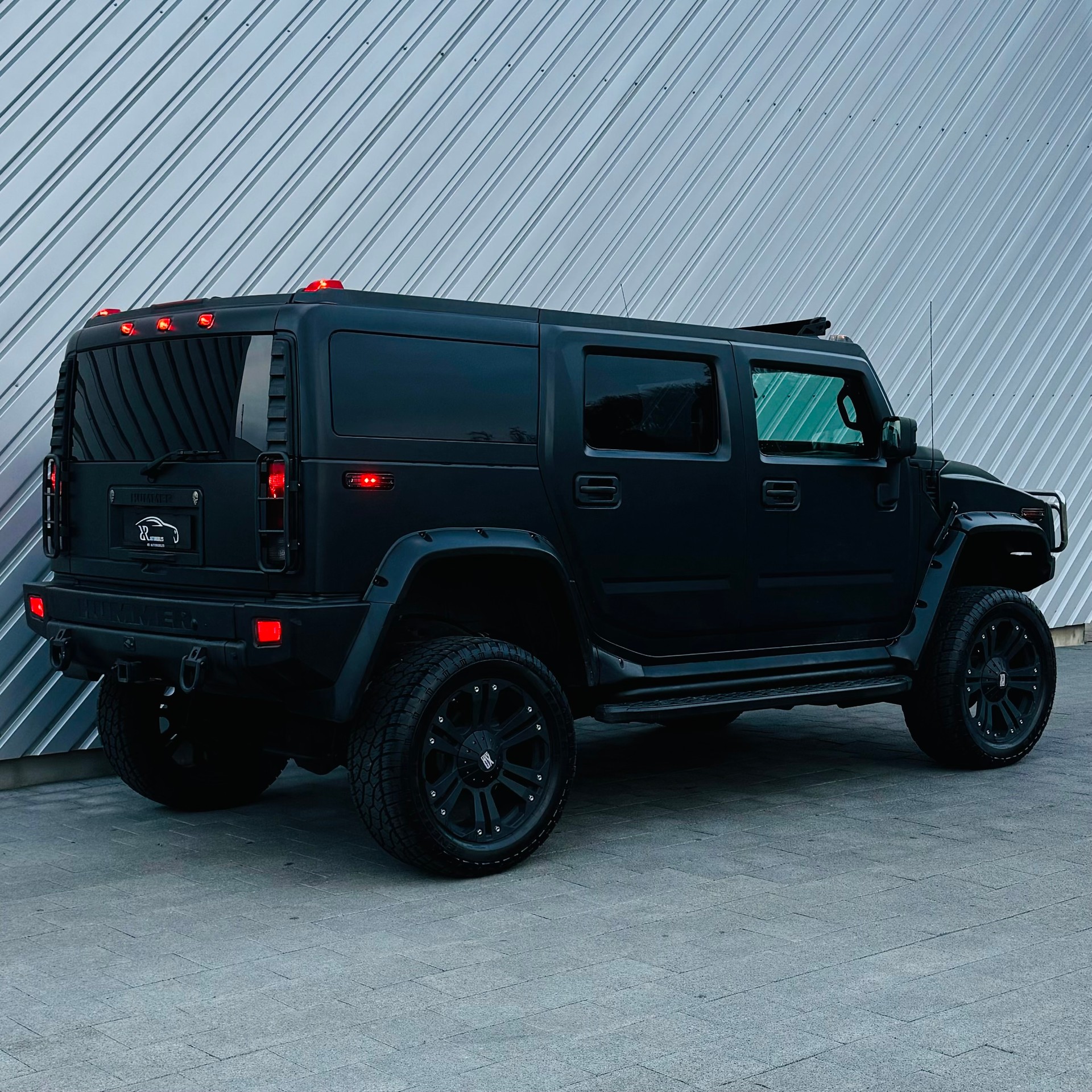 HUMMER 6.2 V8-showroom-element-2