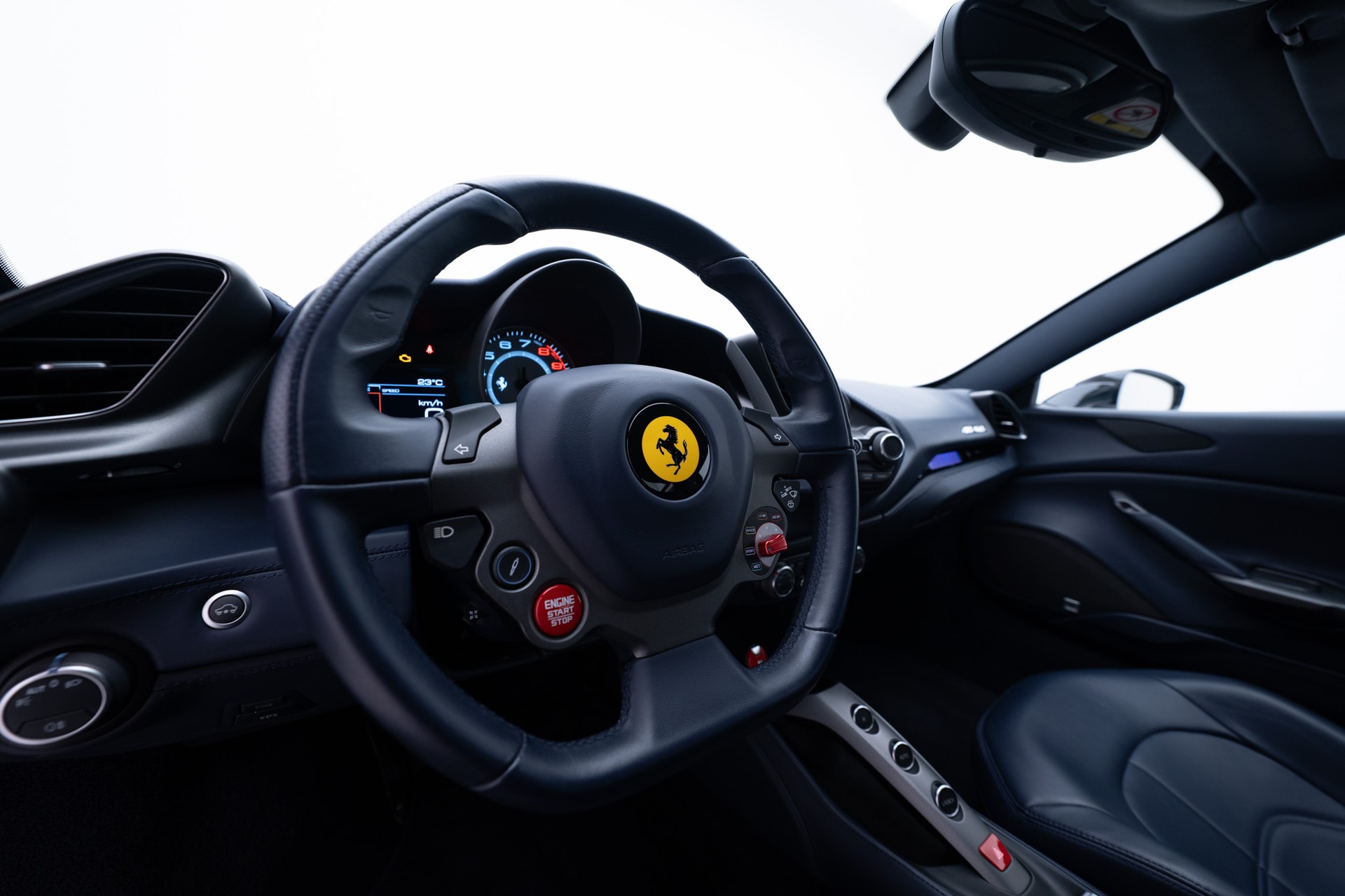 FERRARI 488 GTB 3.9 V8-image-4