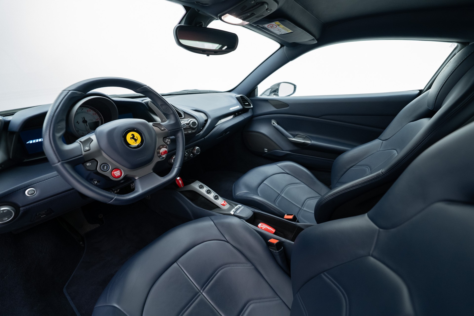 FERRARI 488 GTB 3.9 V8-showroom-element-3