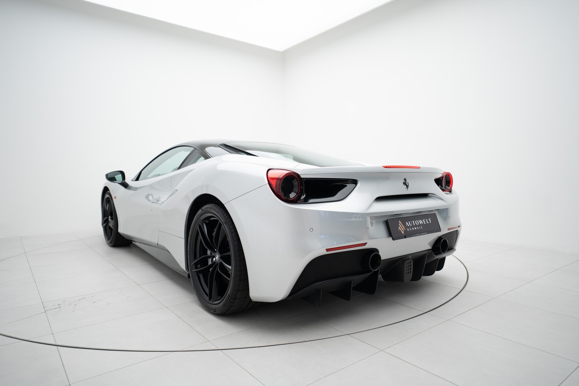 FERRARI 488 GTB 3.9 V8-showroom-element-1