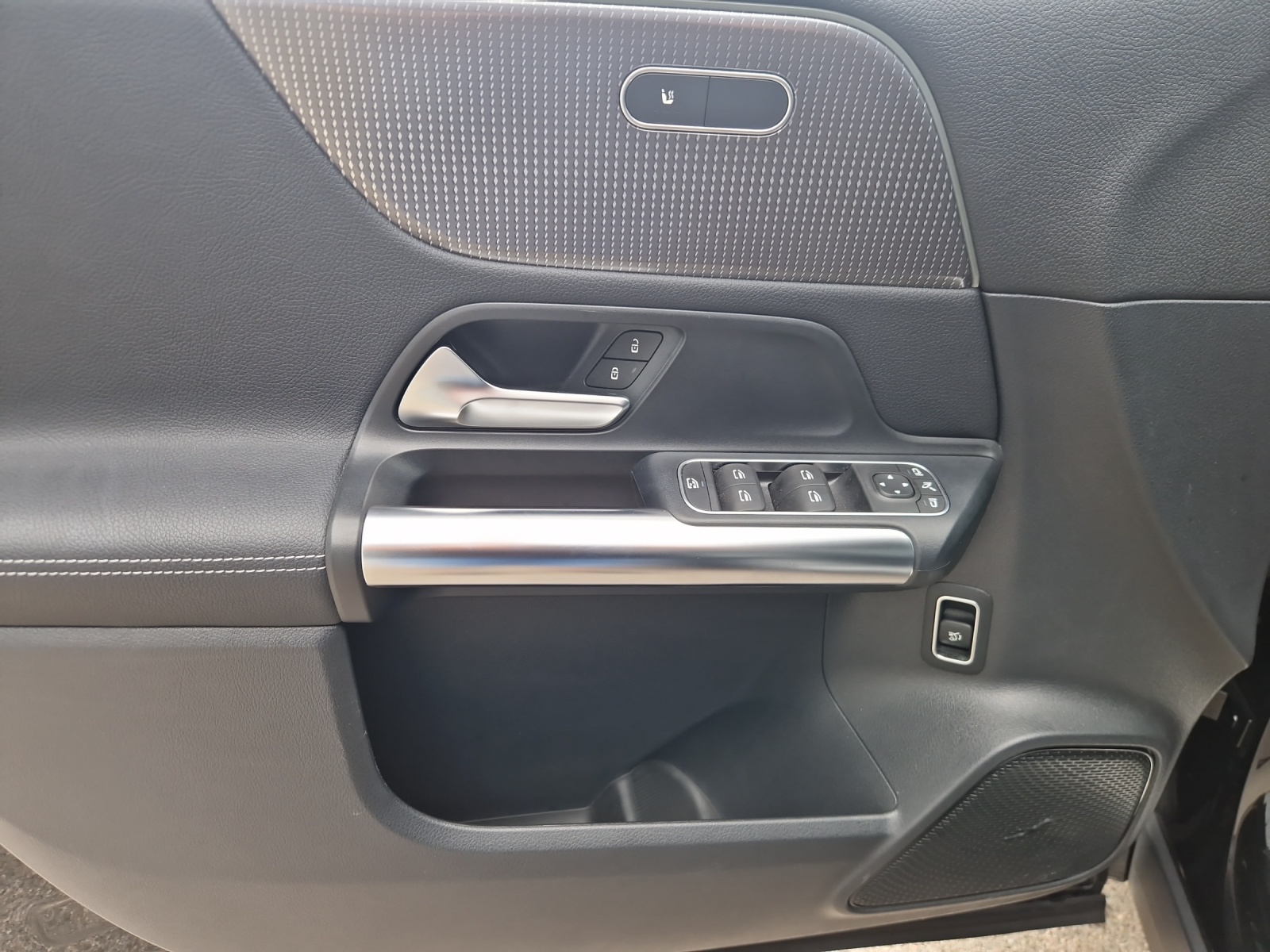 Image MERCEDES-BENZ GLA-200 GLA 200 7G-DCT