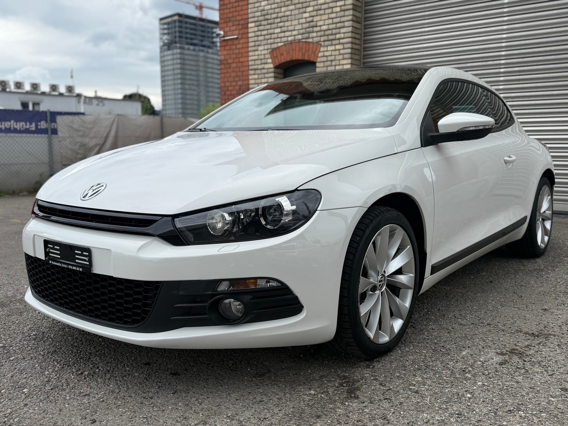 VW Scirocco 2.0 TSI DSG-showroom-element-2