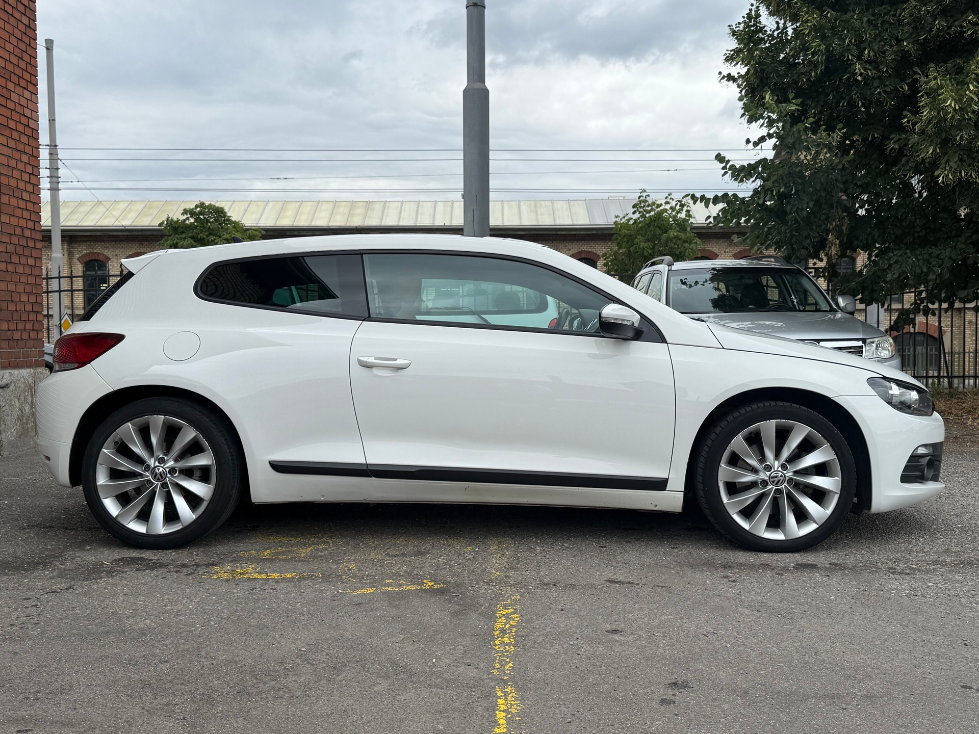 VW Scirocco 2.0 TSI DSG-showroom-element-3