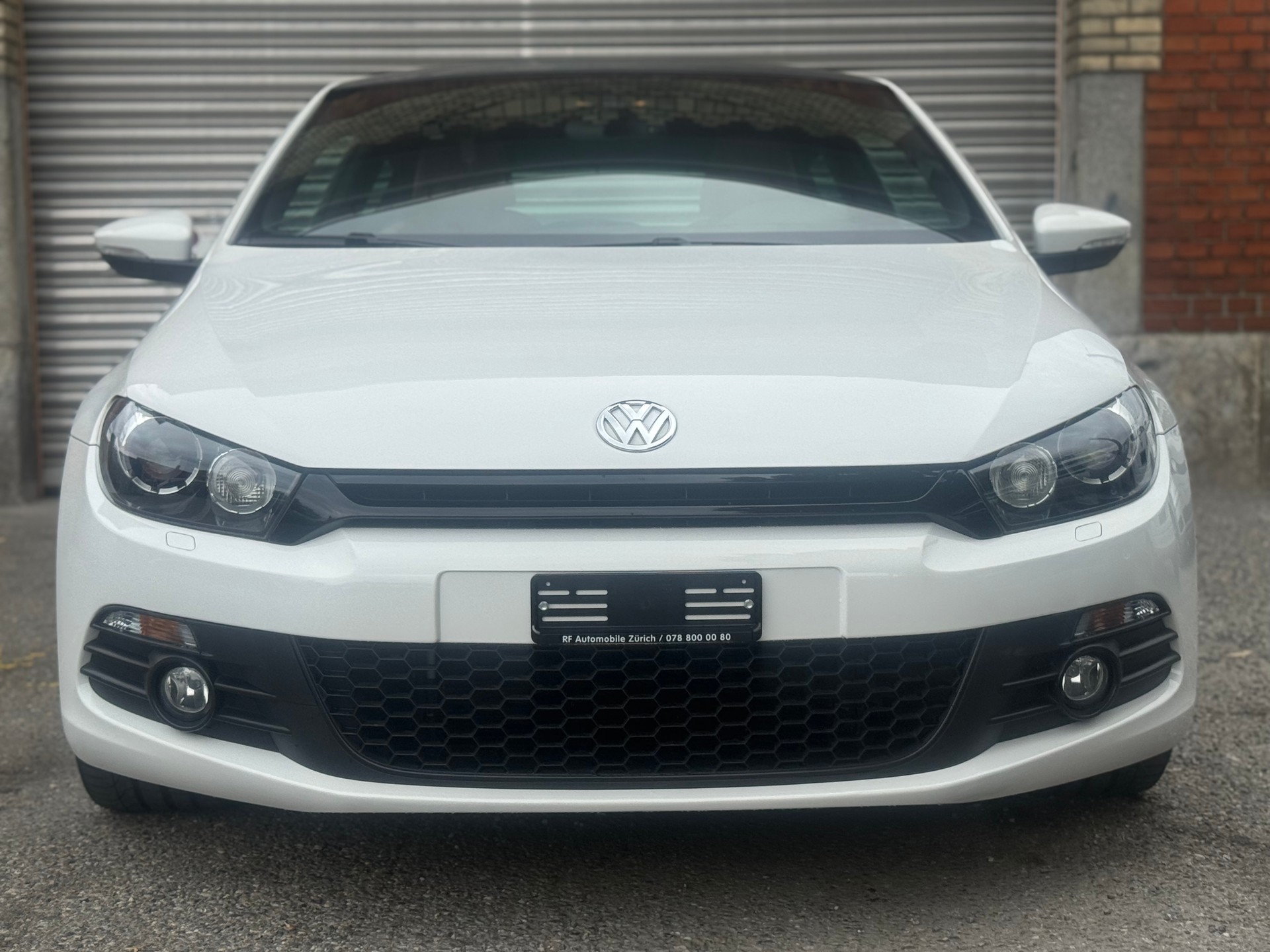 VW Scirocco 2.0 TSI DSG-showroom-element-1