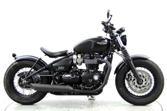 bobber triumph black