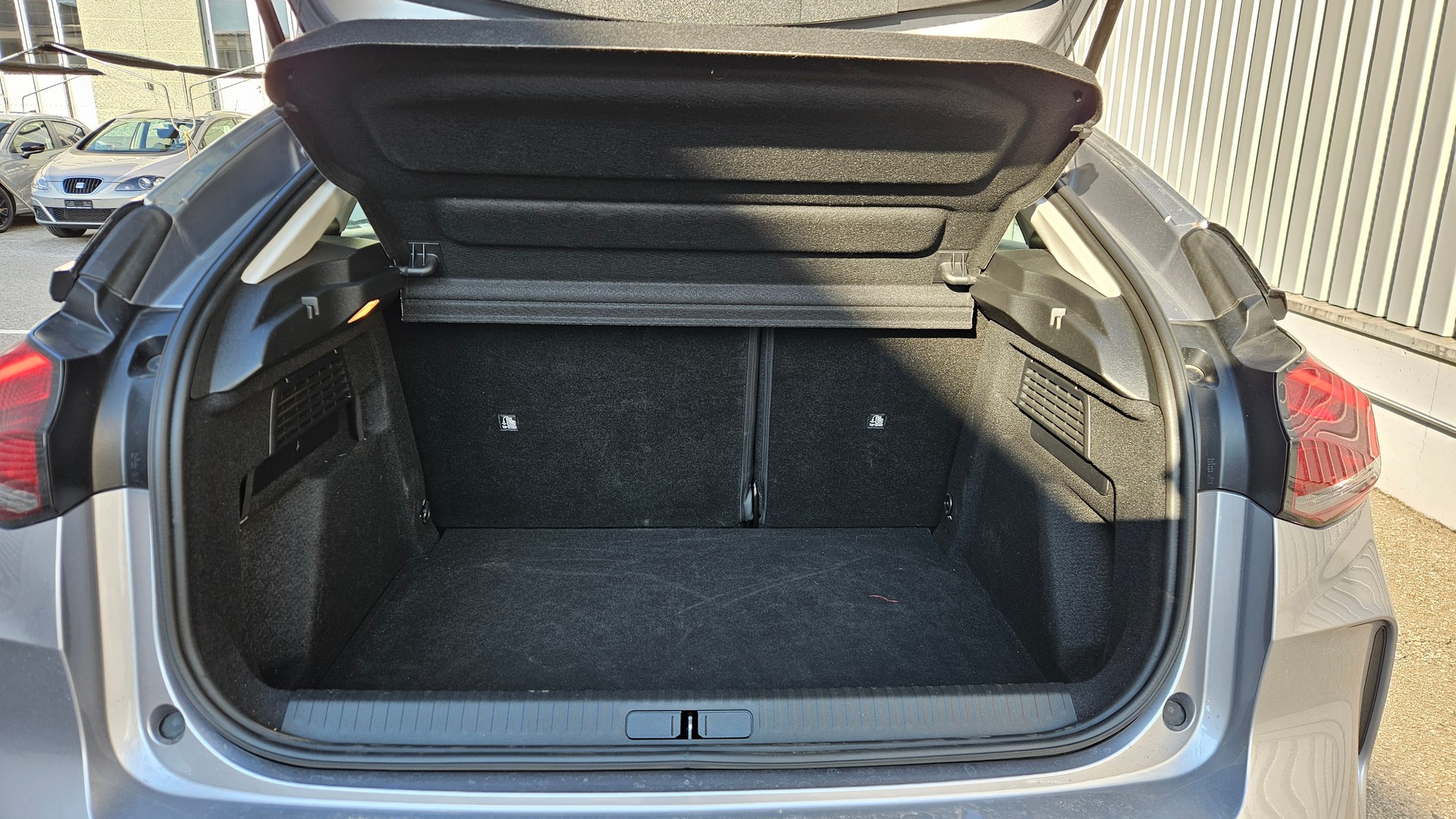 CITROEN C4 1.2 PureT Swiss EAT8-image-4