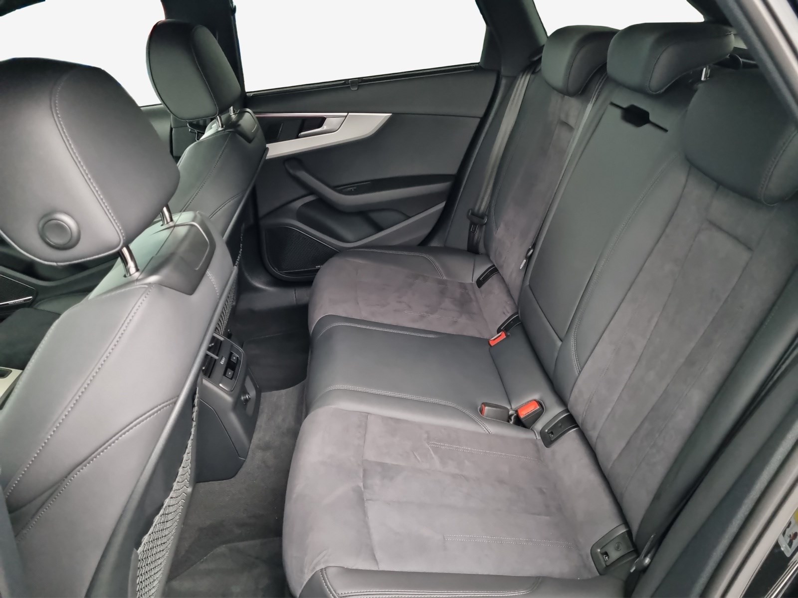 AUDI A4 allroad 45 TFSI quattro S-tronic-image-11