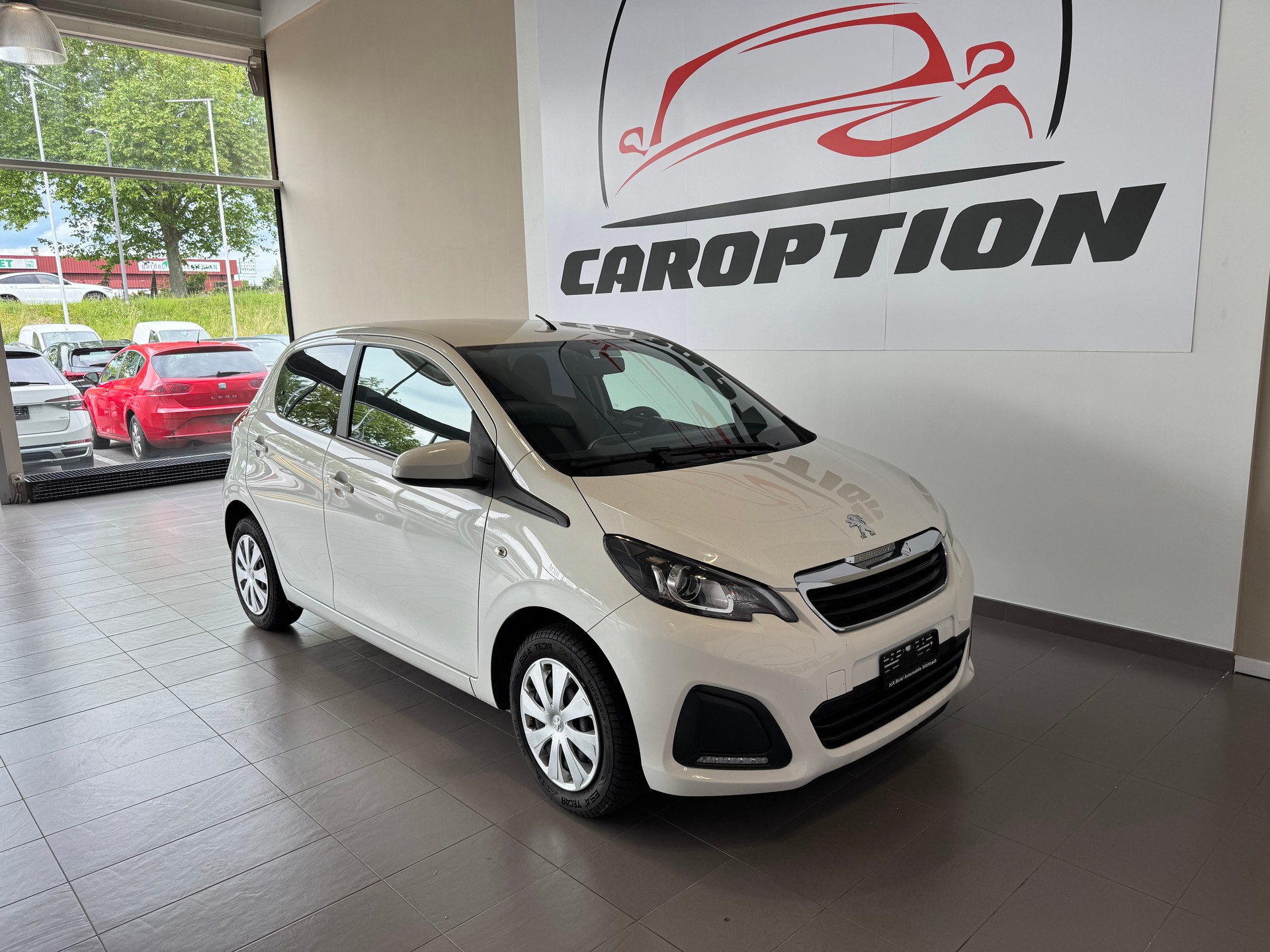 PEUGEOT 108 1.0 VTi Allure Top-showroom-element-3