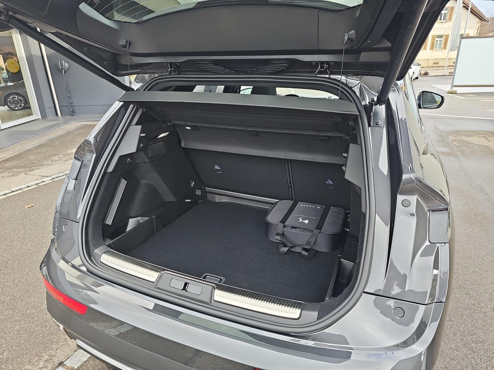 DS AUTOMOBILES DS7 7 1.6 E-Tense Ligne Noire 4x4-image-18