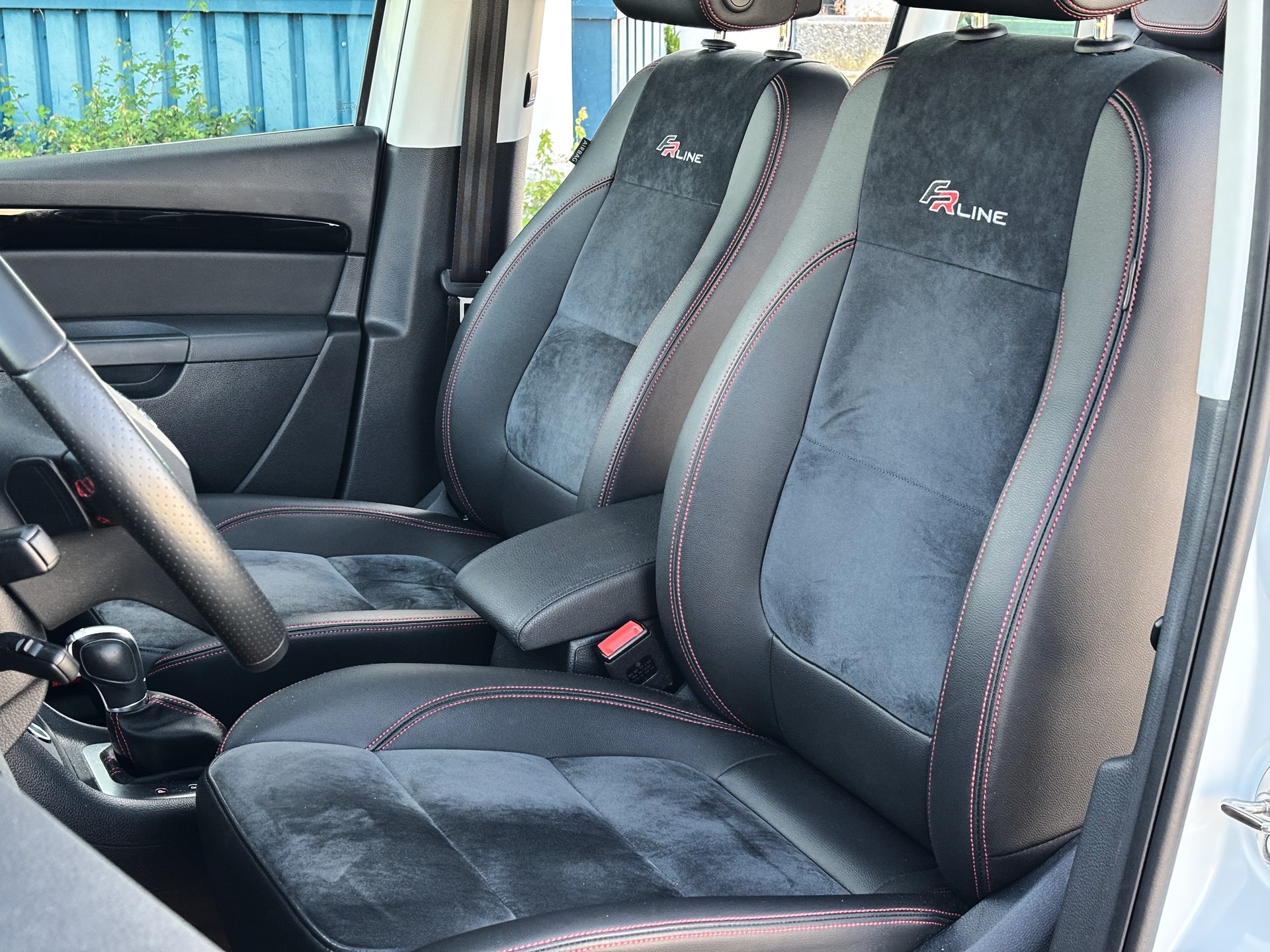 SEAT Alhambra 2.0 TDI DSG SWISS FR *7 Places*-image-12