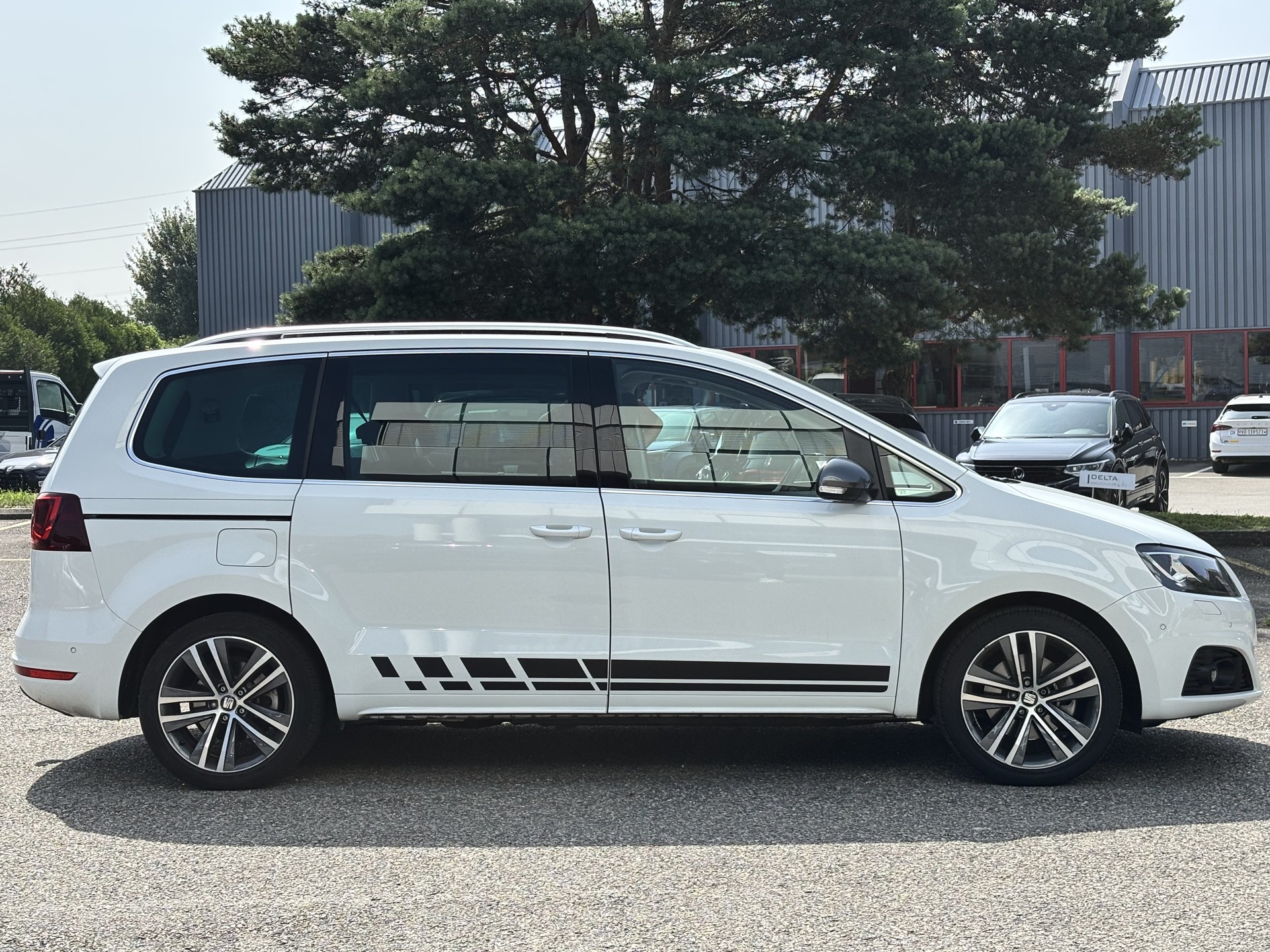SEAT Alhambra 2.0 TDI DSG SWISS FR *7 Places*-showroom-element-3