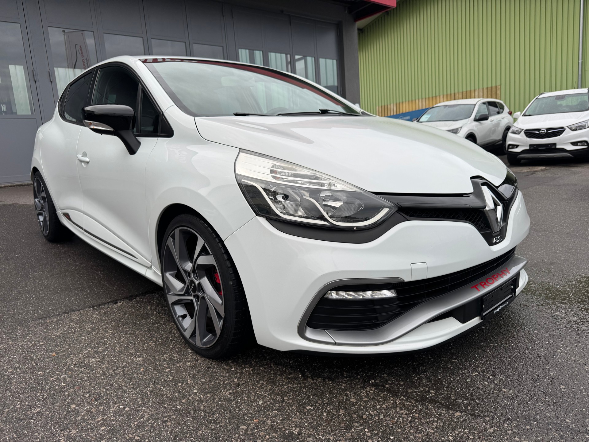 RENAULT Clio 1.6 T RS 220 Trophy EDC-showroom-element-1