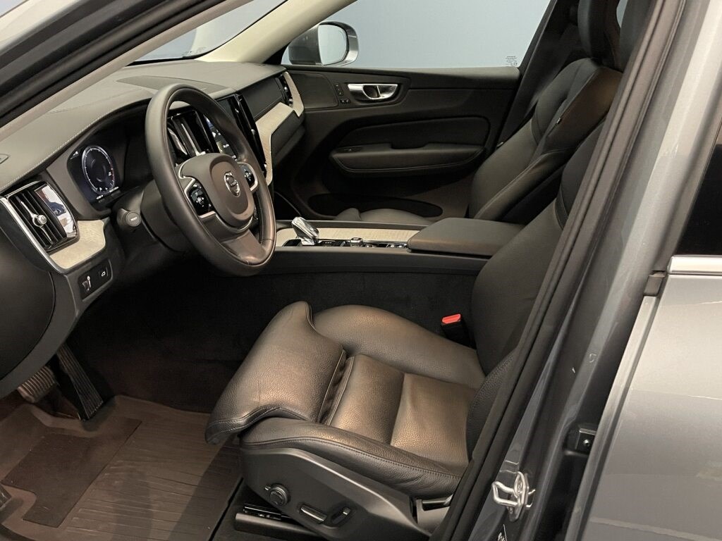 VOLVO XC60 2.0 B5 MH Inscription AWD-image-5