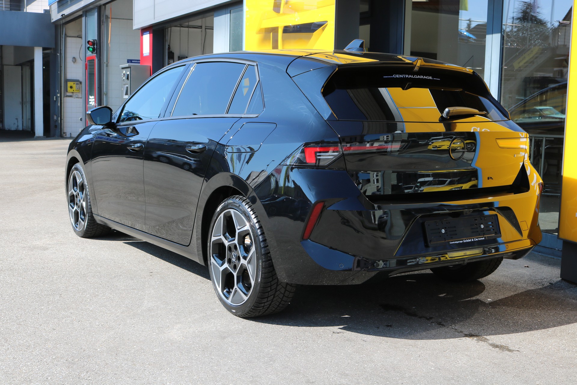 OPEL Astra 1.6 PHEV Turbo Swiss Plus A-showroom-element-2