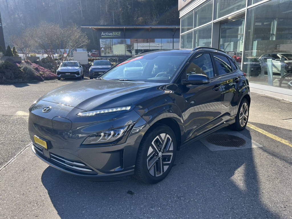 HYUNDAI Kona Electric Amplia-showroom-element-2