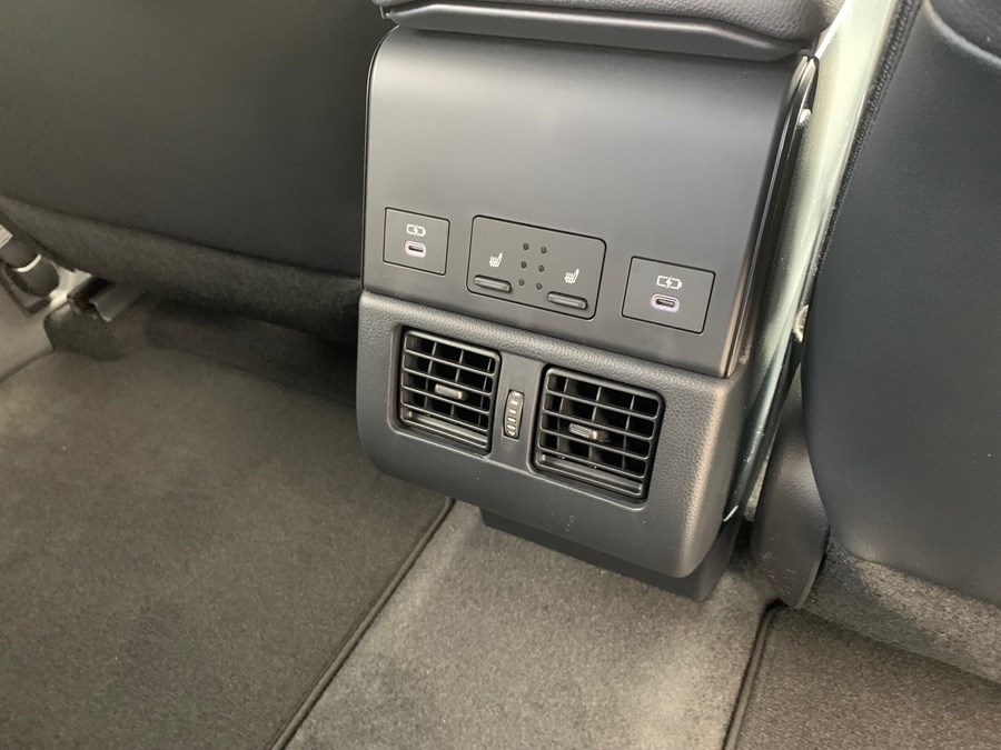TOYOTA bZ4X Premium 71,4 kWh 4WD-image-11