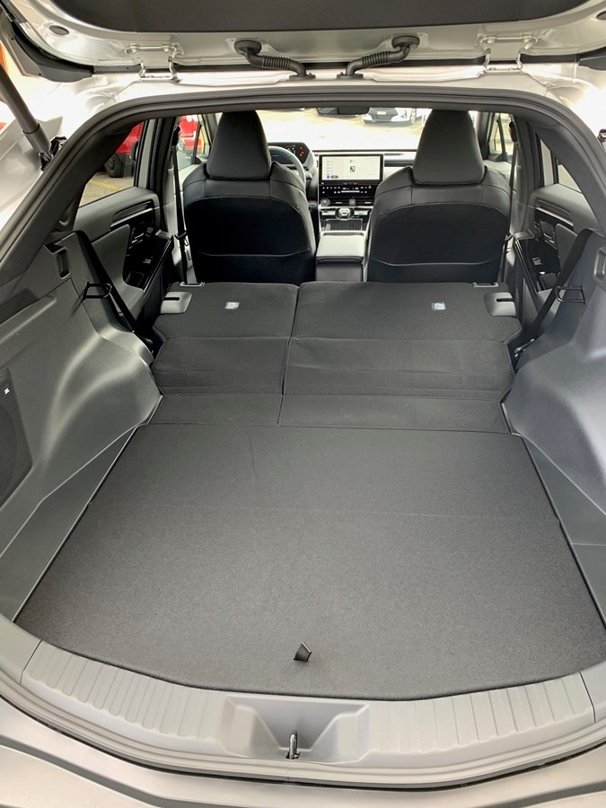 TOYOTA bZ4X Premium 71,4 kWh 4WD-image-8