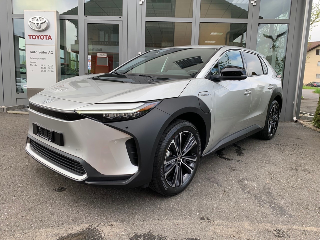 TOYOTA bZ4X Premium 71,4 kWh 4WD-image-0
