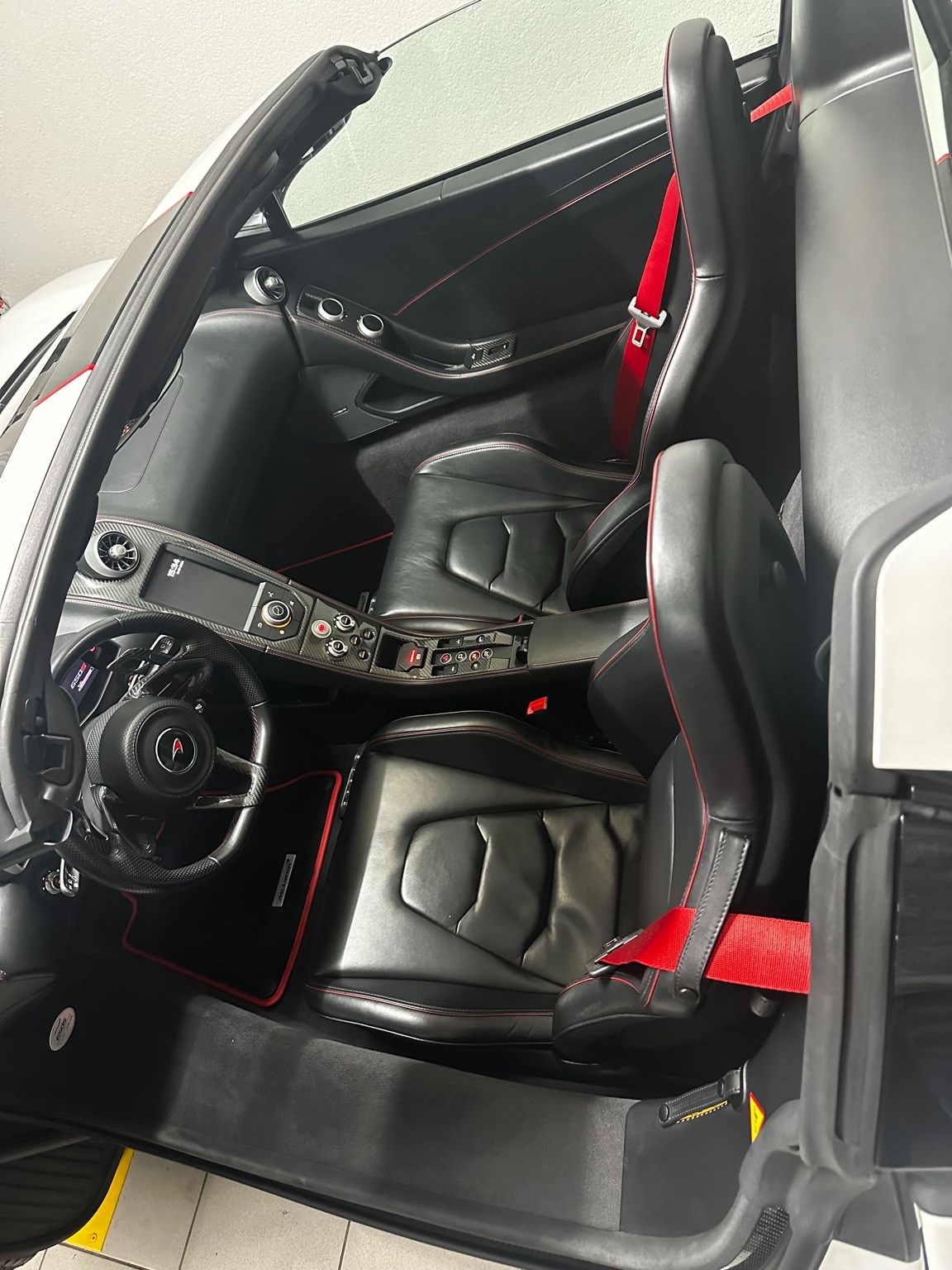 McLAREN 650S Spider 3.8 V8 SSG-image-11