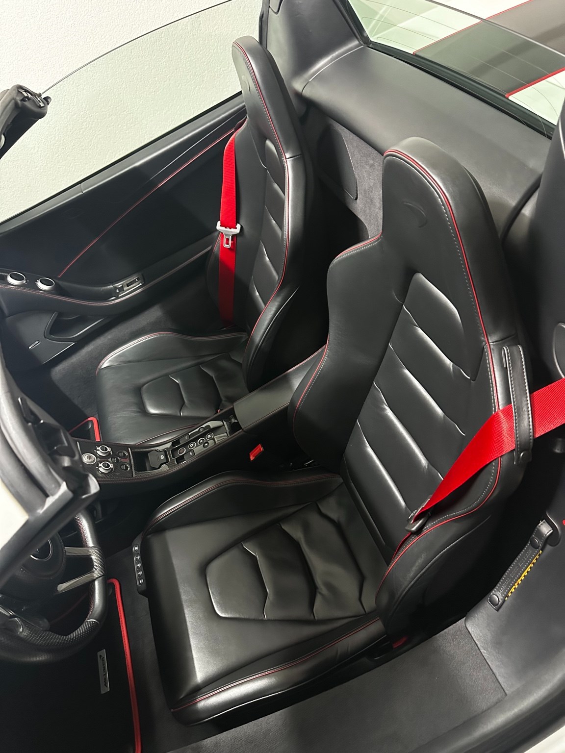 McLAREN 650S Spider 3.8 V8 SSG-image-8