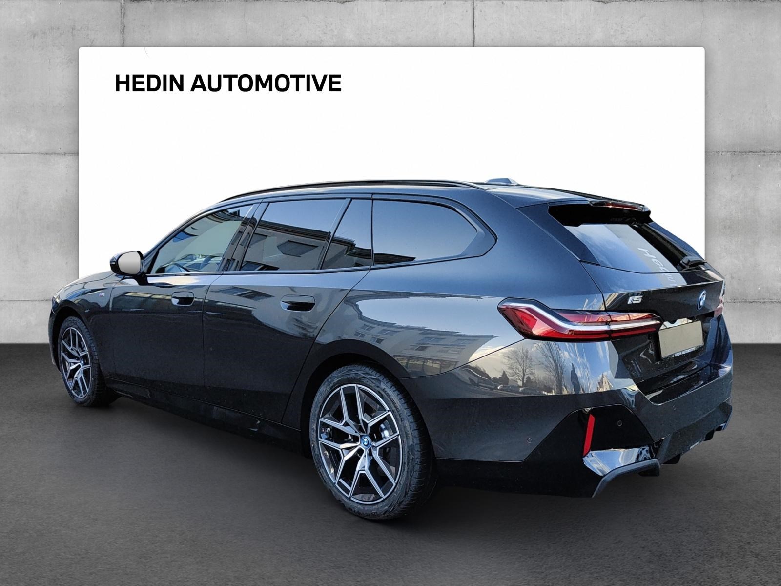 BMW i5 xDrive40 Touring-showroom-element-3