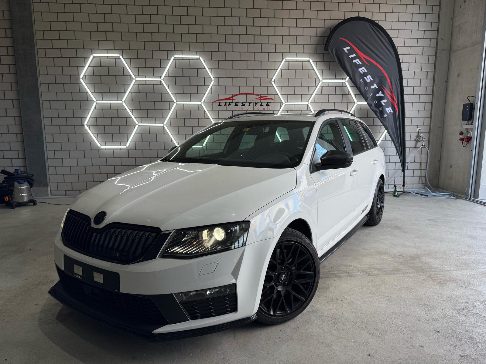 SKODA Octavia Combi 2.0 TSI RS DSG