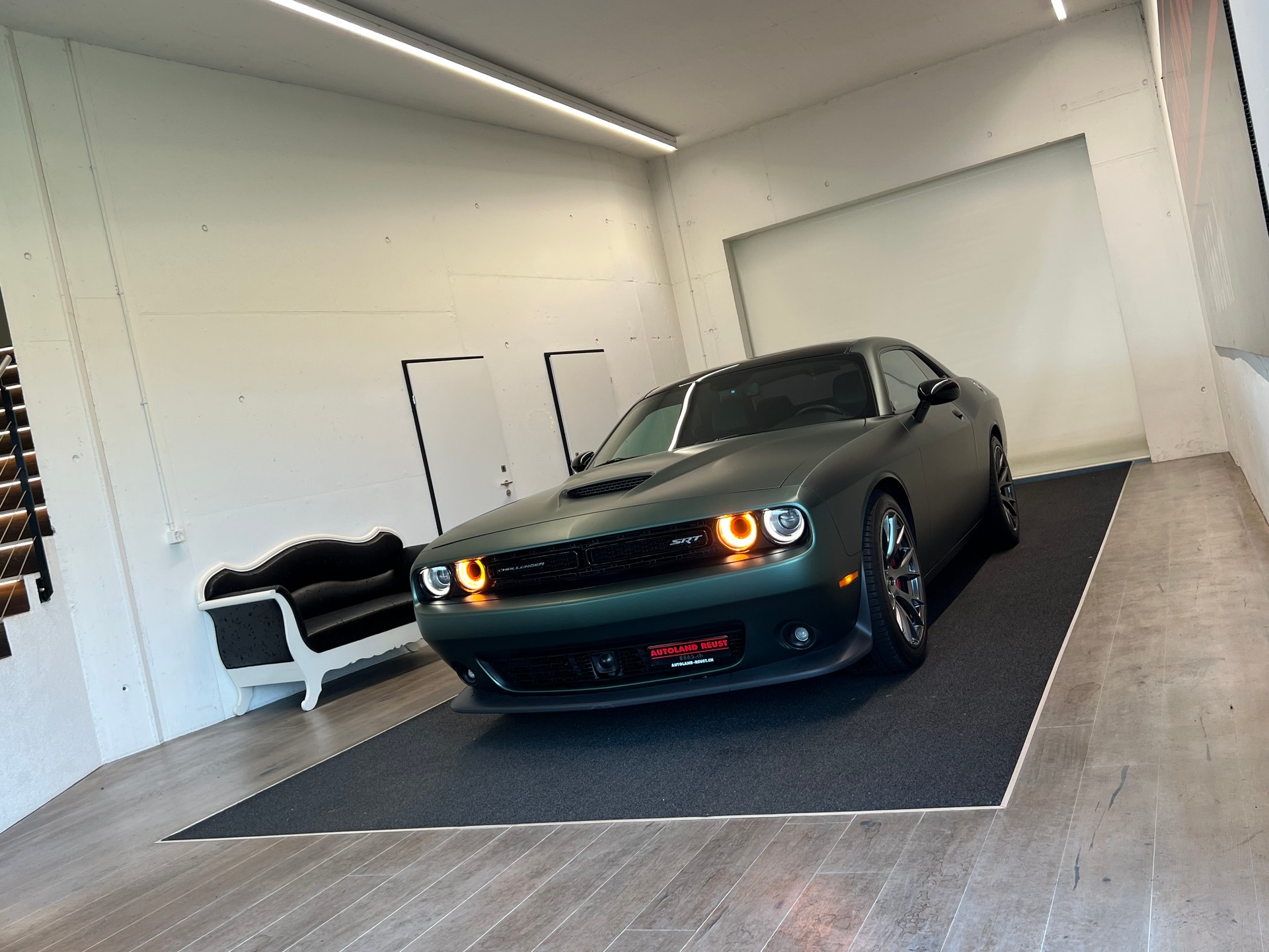 DODGE SRT 6.4 V8 492PS-showroom-element-1