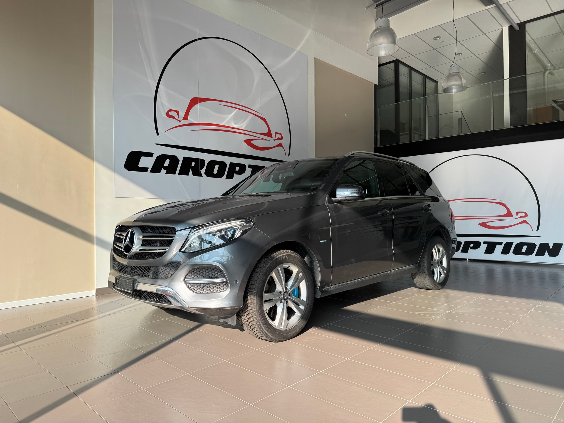 MERCEDES-BENZ GLE 500 e 4Matic 7G-Tronic-showroom-element-3