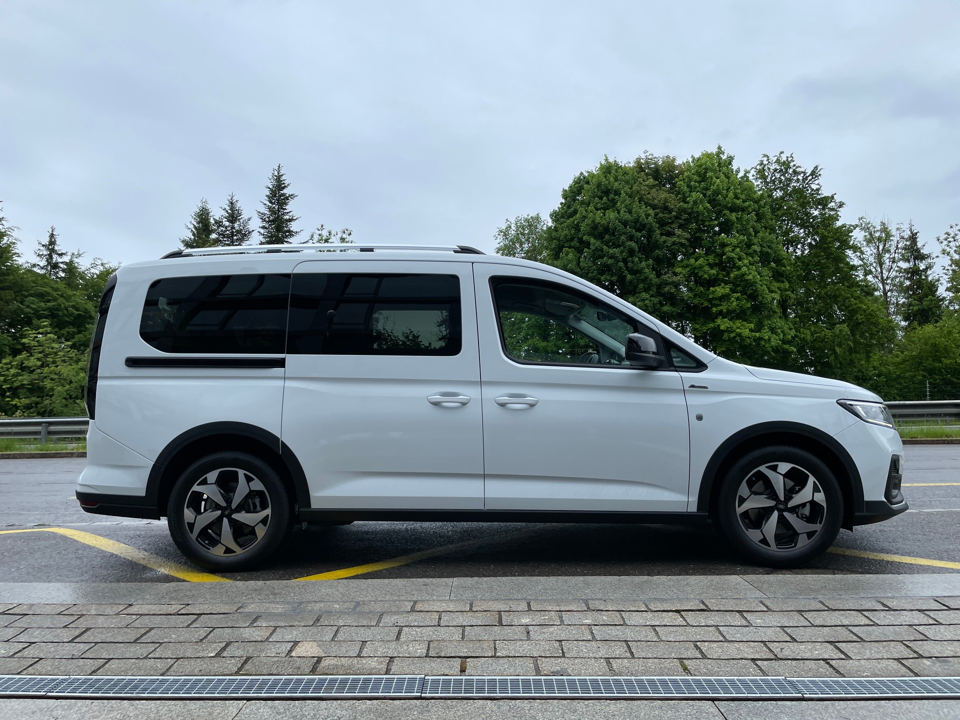 FORD Grand Tourneo Connect 2.0 EcoBlue AWD Active L2, 7-Sitzer-showroom-element-3