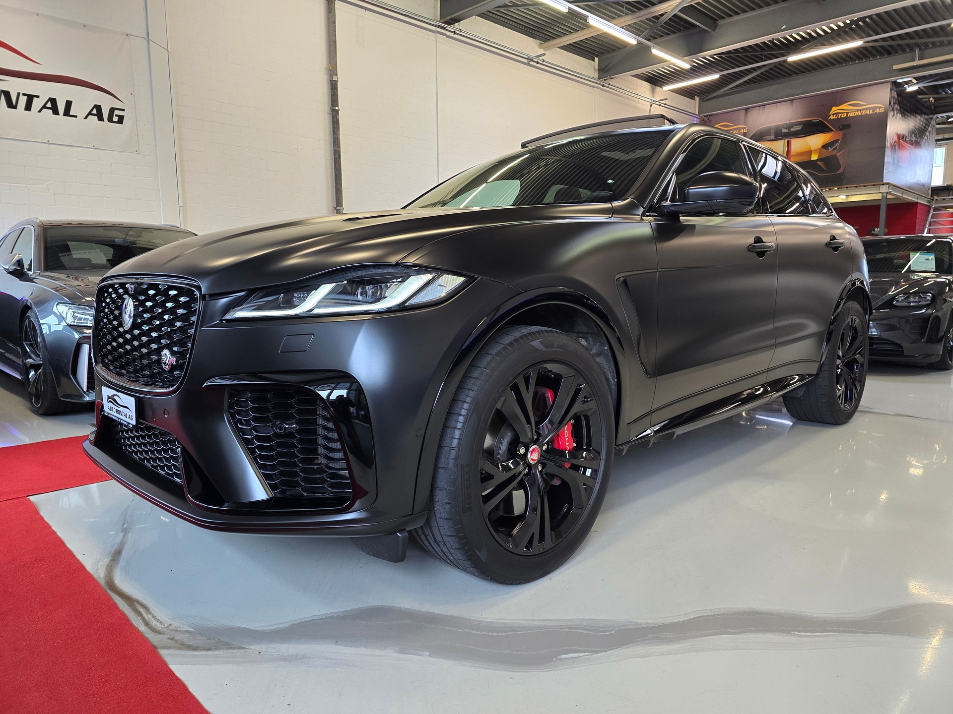 JAGUAR F-Pace 5.0 V8 SVR P550 AWD-showroom-element-2