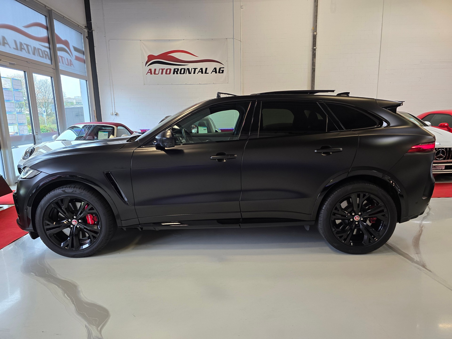 JAGUAR F-Pace 5.0 V8 SVR P550 AWD-showroom-element-1