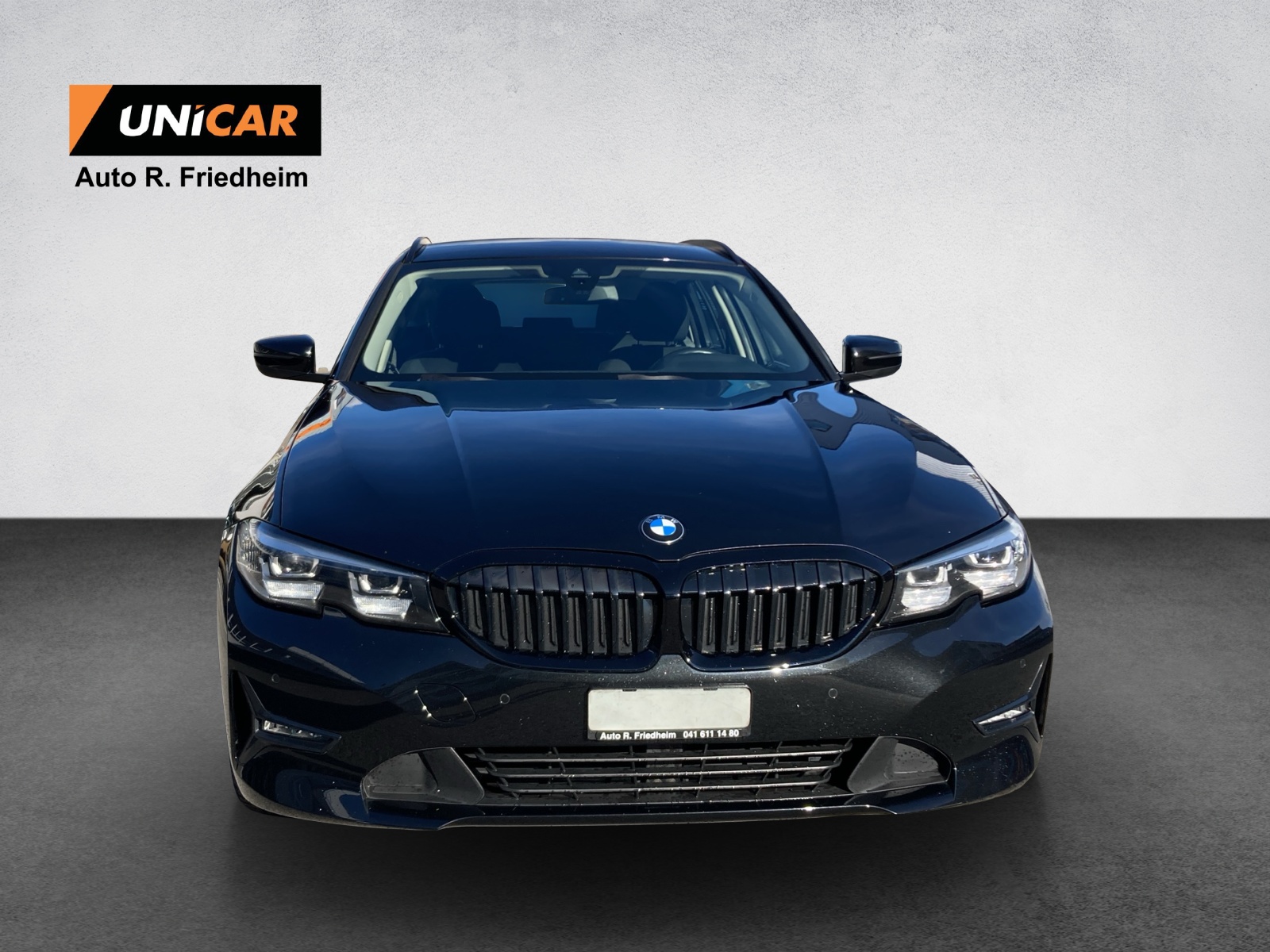 BMW 320d xDrive Touring Steptronic-showroom-element-1