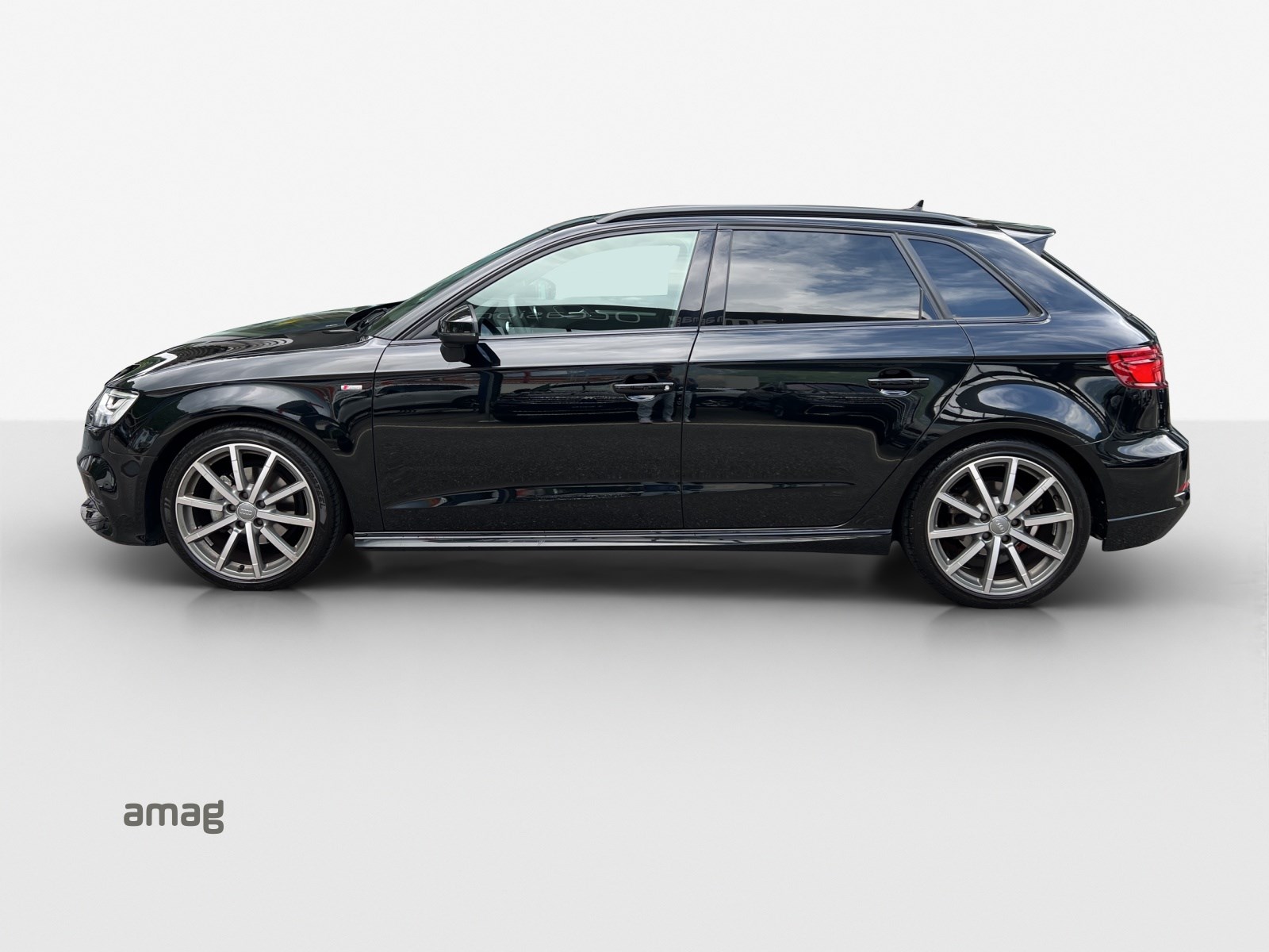AUDI A3 Sportback 1.5 TFSI  Sport-showroom-element-1