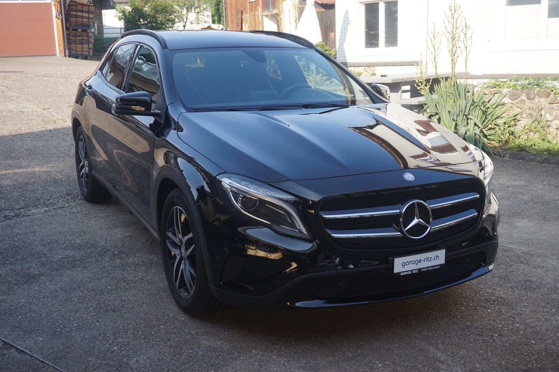 MERCEDES-BENZ GLA 200 Night Star 7G-DCT-image-0