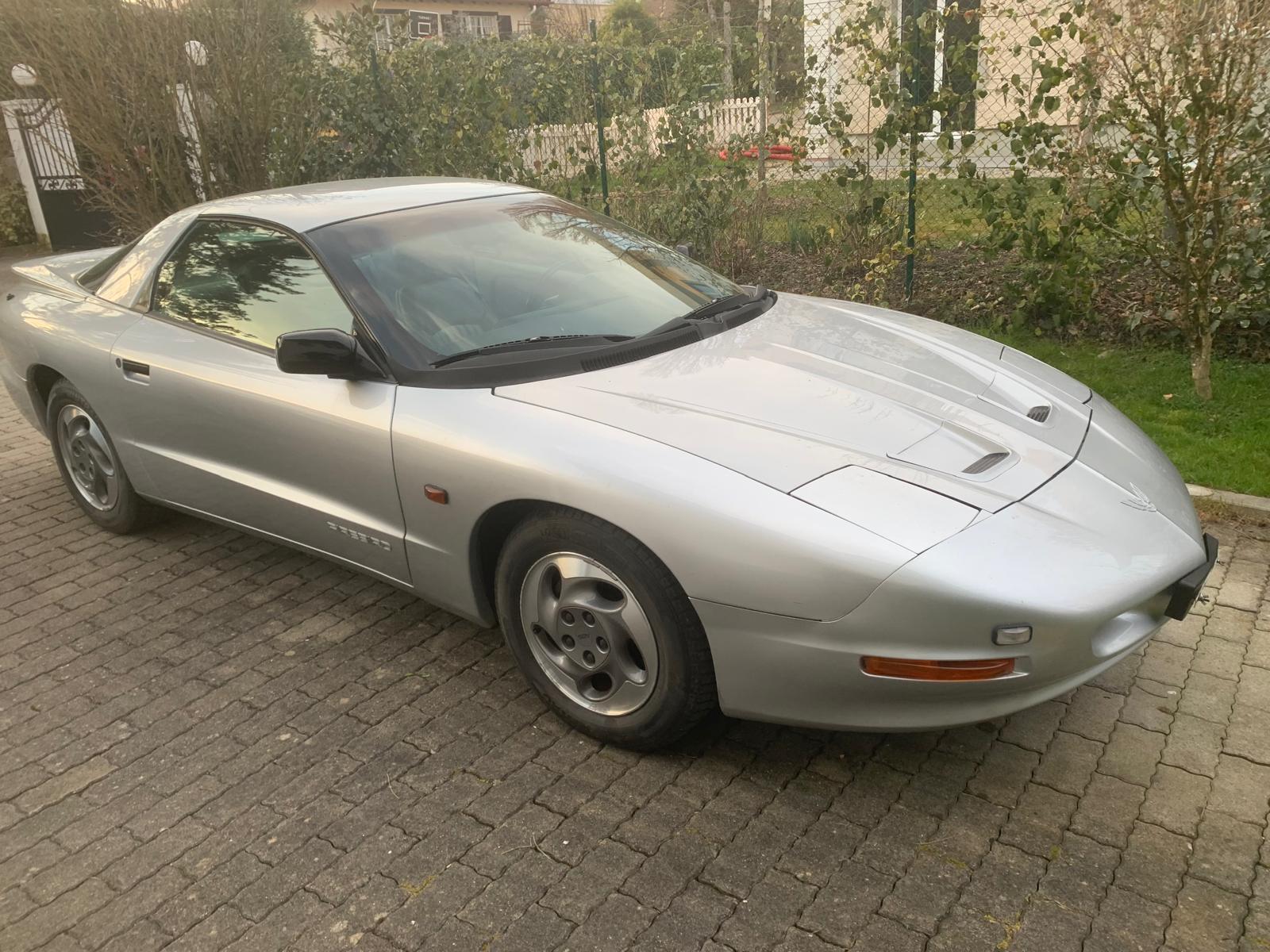 PONTIAC Firebird 3.4 V6 (Coupé) Pontiac PONTIAC Firebird 3.4 V6 (Coupé)