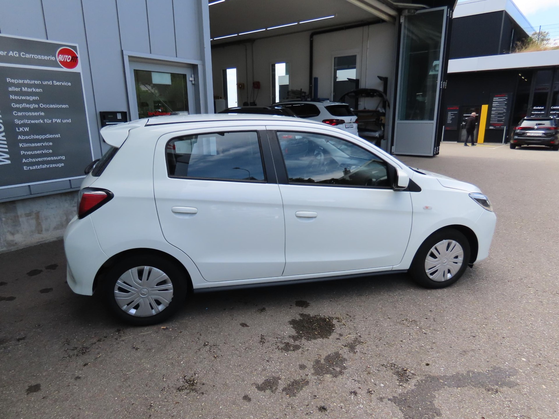 MITSUBISHI Space Star 1.2 MIVEC Pure-showroom-element-3