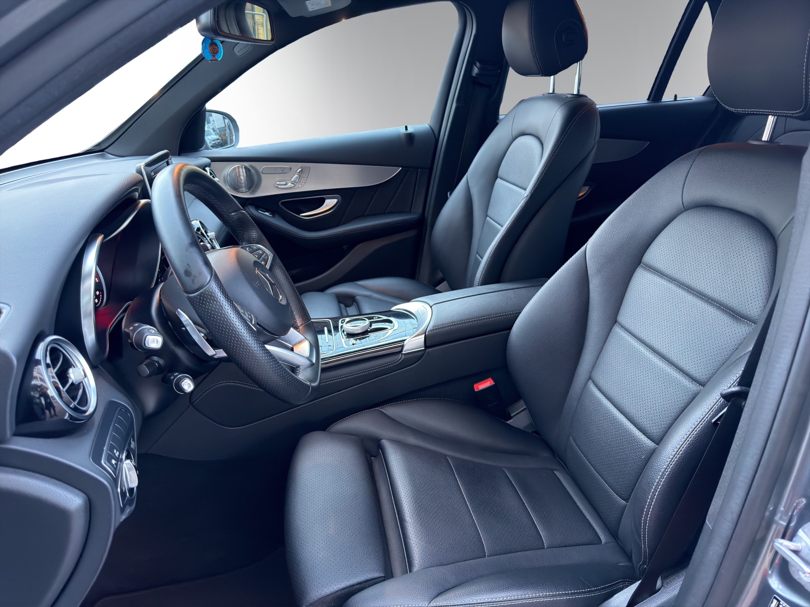 Image MERCEDES-BENZ GLC-250 GLC 250 AMG Line 4Matic